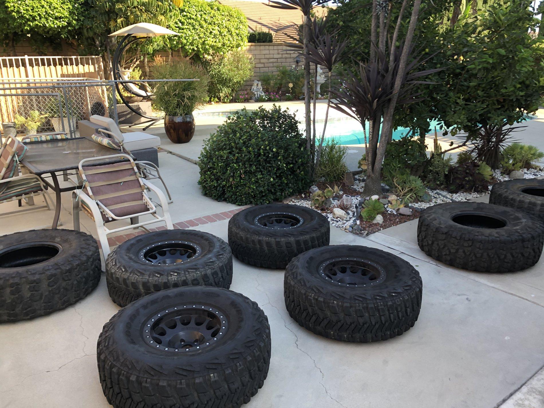 Jeep Wrangler JL Method 105 Beadlocks with 37" MT/R Tires 91910274-3DB6-48C8-A8C3-D64AC22F95D8