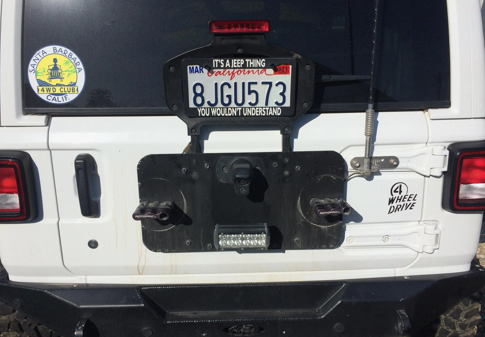 Jeep Wrangler JL Fuel Storage Options DIY tailgate mount