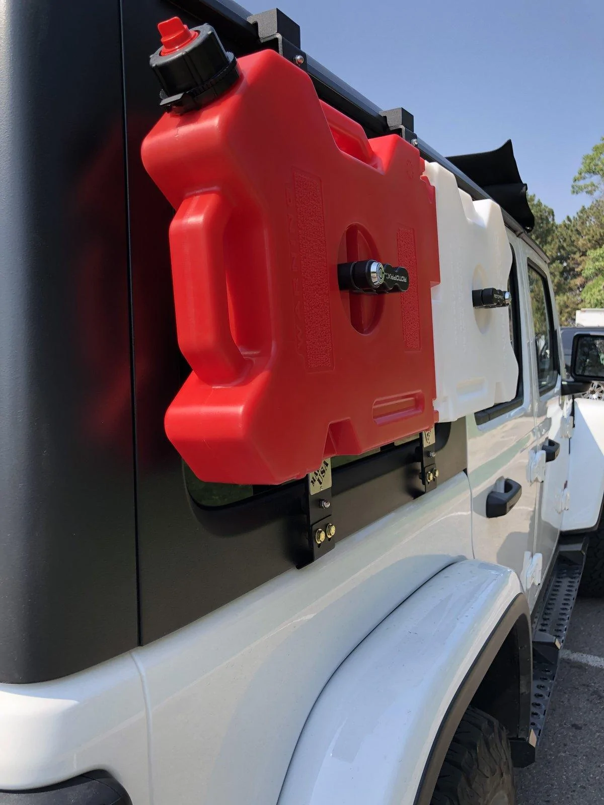 Jeep Wrangler JL Fuel Storage Options DA894637-6018-41DD-8EF7-891AB3AD5F3B