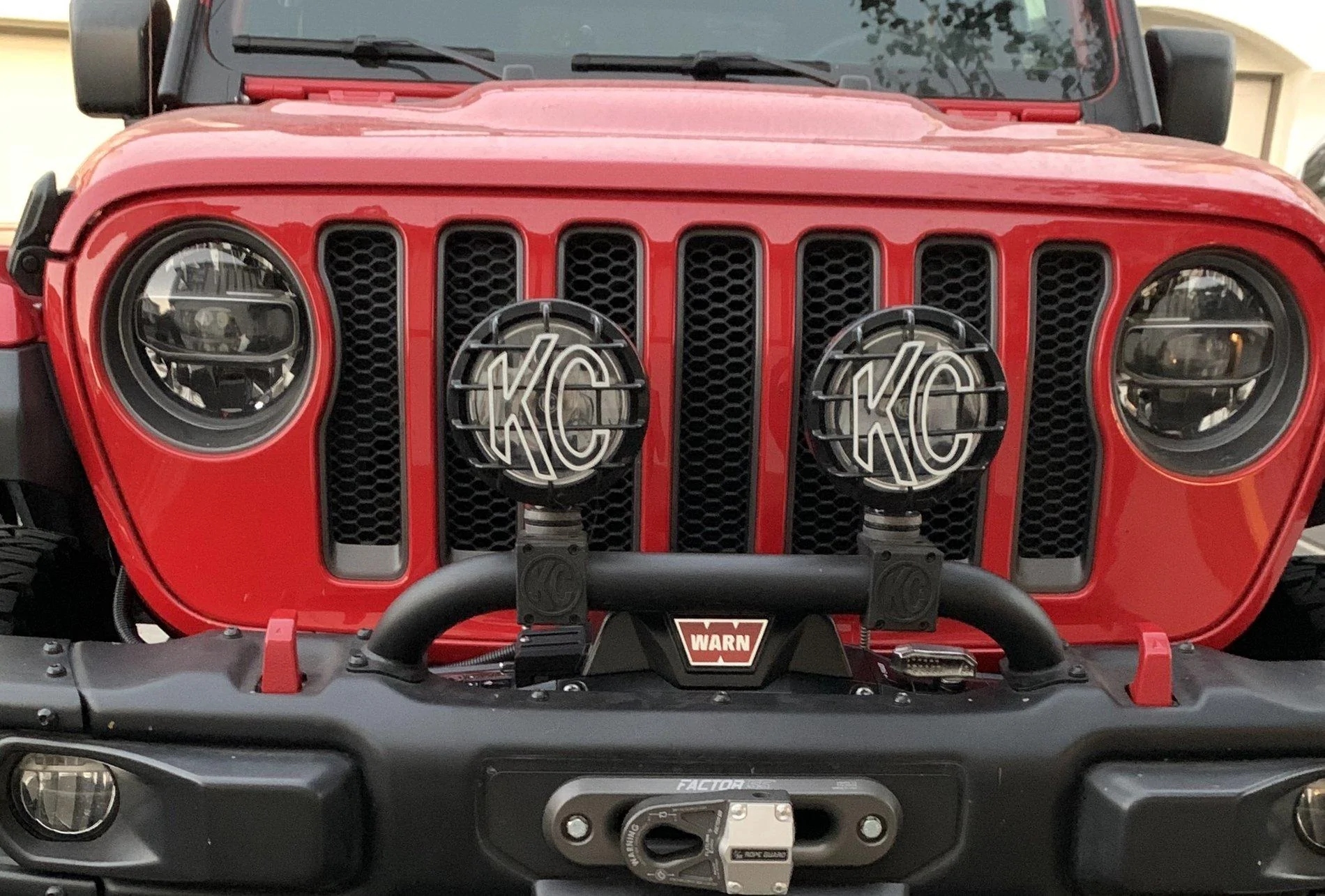 Jeep Wrangler JL KC Hilites Daylighters thread size IMG_6264