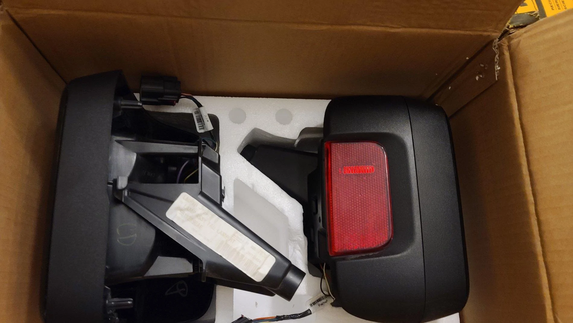 Jeep Wrangler JL Mopar Halogen Taillights 20201001_195834