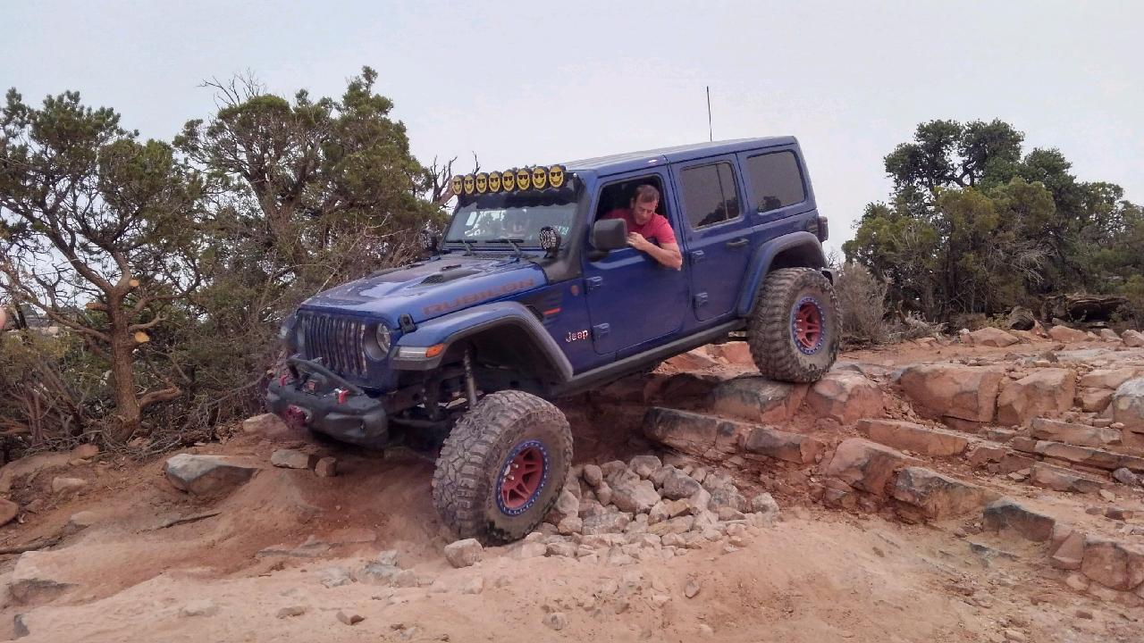 Jeep Wrangler JL JL Rubicon on Method Wheels...let's see em! Moab Blu