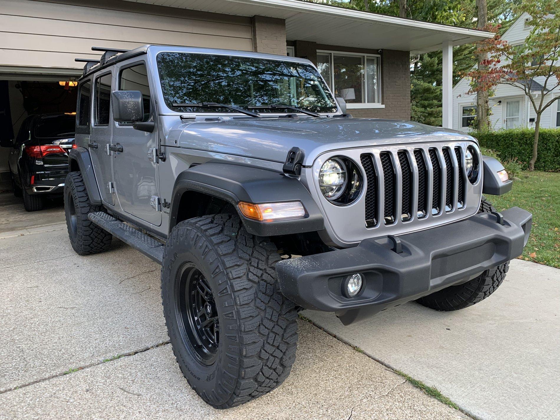 Jeep Wrangler JL MOPAR LED FACTORY UPGRADE KIT BED00810-F8ED-4304-BD17-4CBFC9F2144A