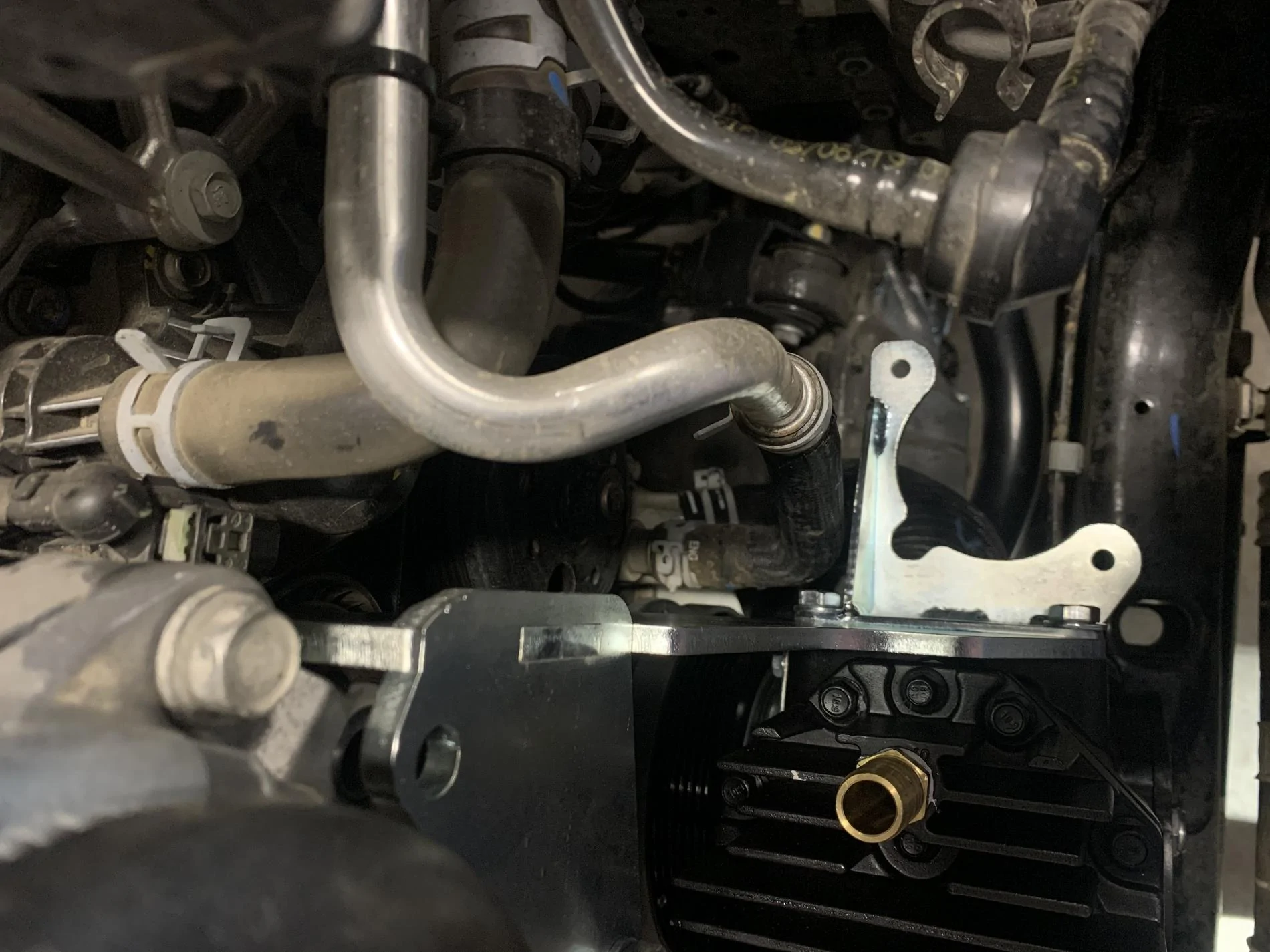 Jeep Wrangler JL ORO York Air Compressor install B3E8F63DD9BD4BF0A55D