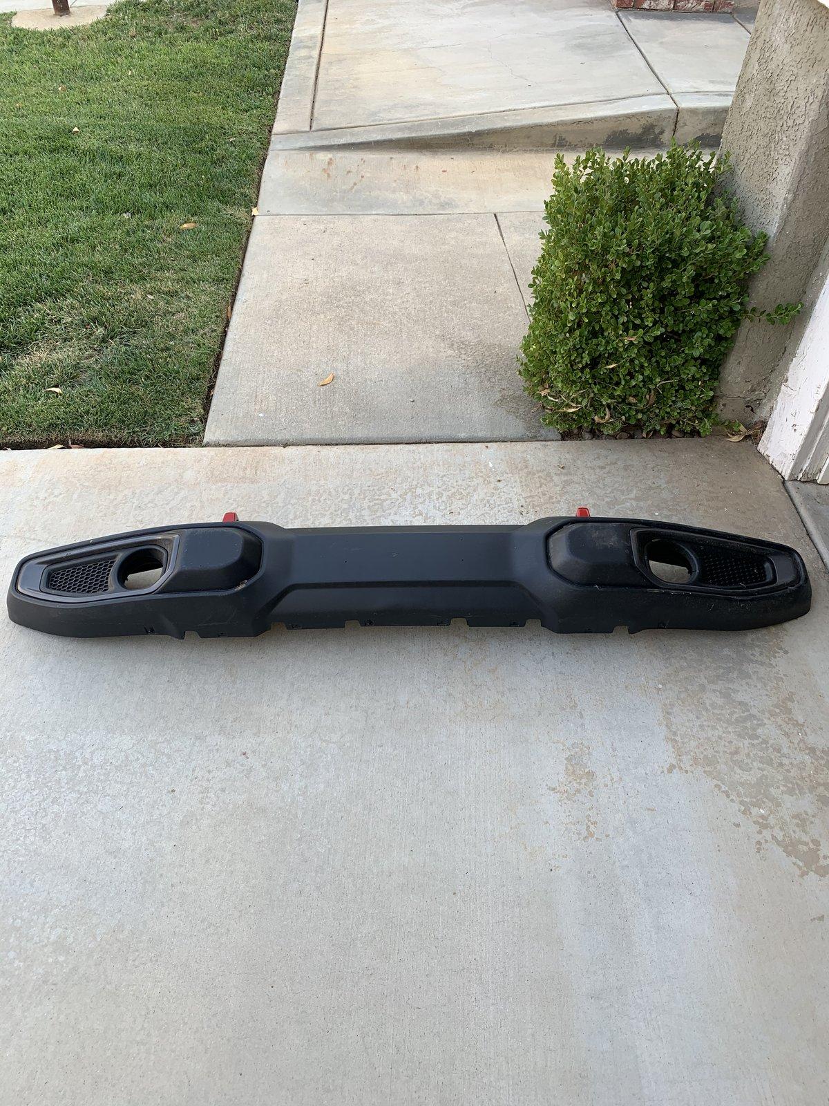 Jeep Wrangler JL 2020 Rubicon front & back bumper 7D207E17-5774-450A-BDC3-EF30D692FCF4
