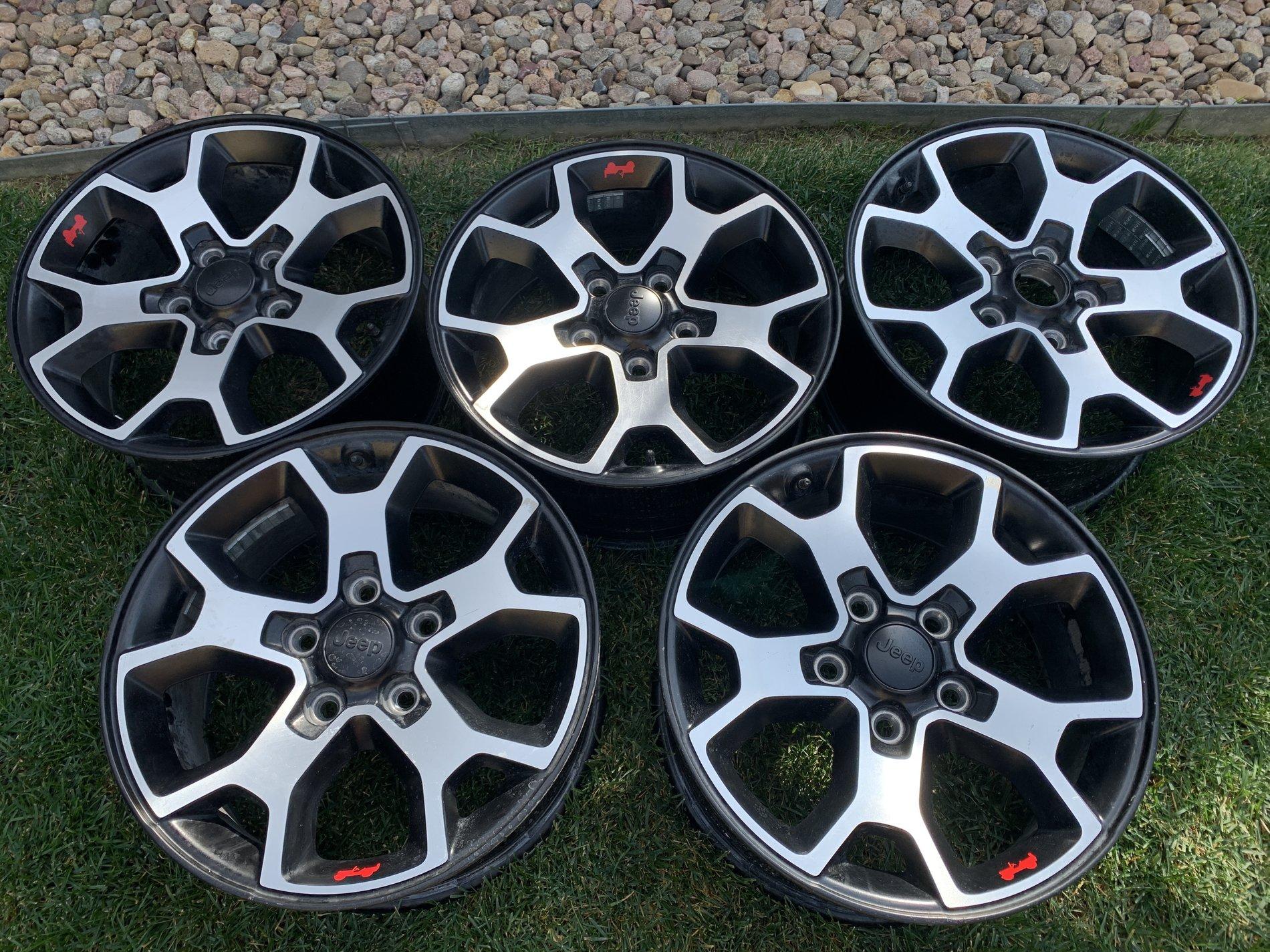 Jeep Wrangler JL Rubicon Wheels 8F26E846-7760-4863-B382-0040BE939002