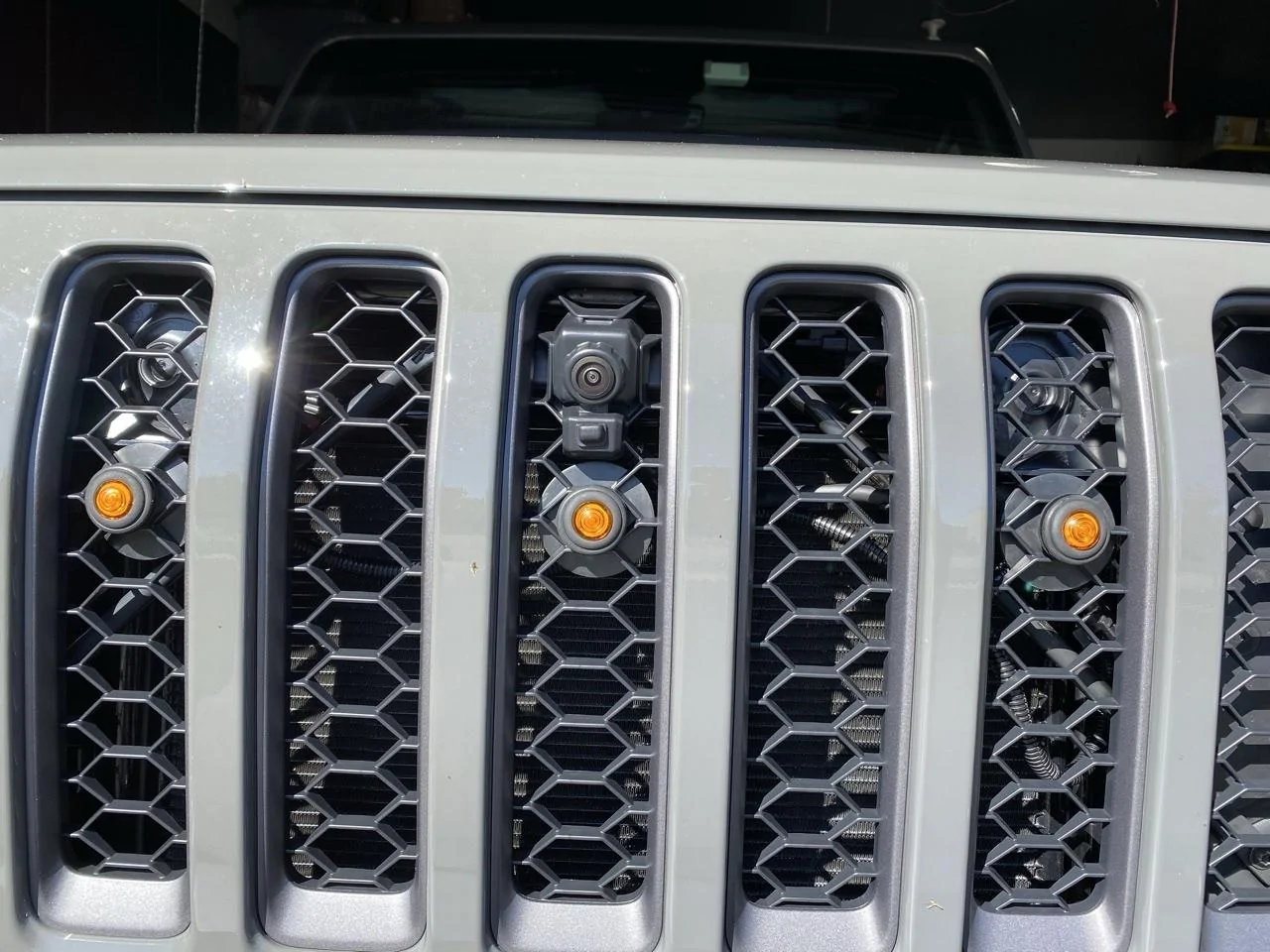 Jeep Wrangler JL Pic Request: Pre Runner Grill Lights 183458B5-80D4-4BBC-99AD-8CF0059F12F9