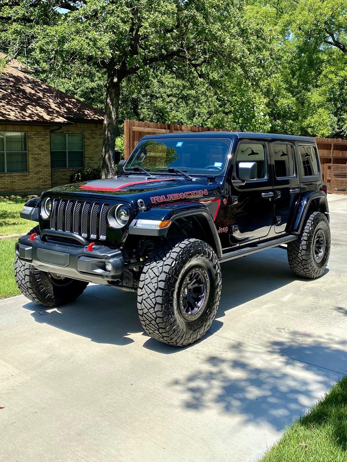 Jeep Wrangler JL Rubicon vs Recon Rubicon 9127BA3B-0A48-4A5A-997A-D420588907B5