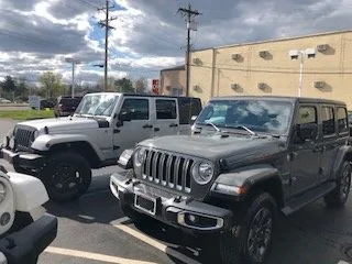 Jeep Wrangler JL Sting-Gray Badges IMG_0366