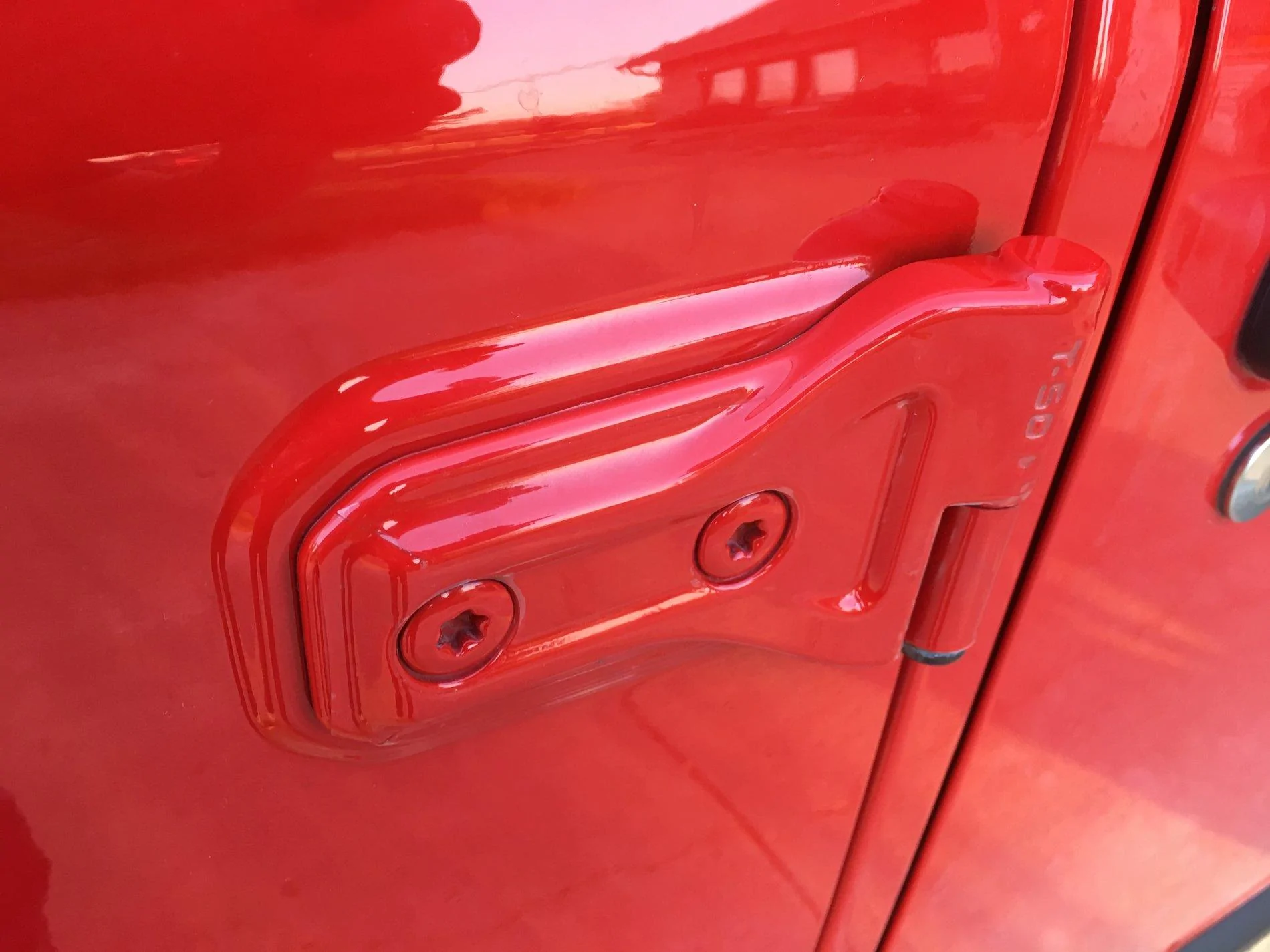 Jeep Wrangler JL Door hinge rock chips IMG_4409