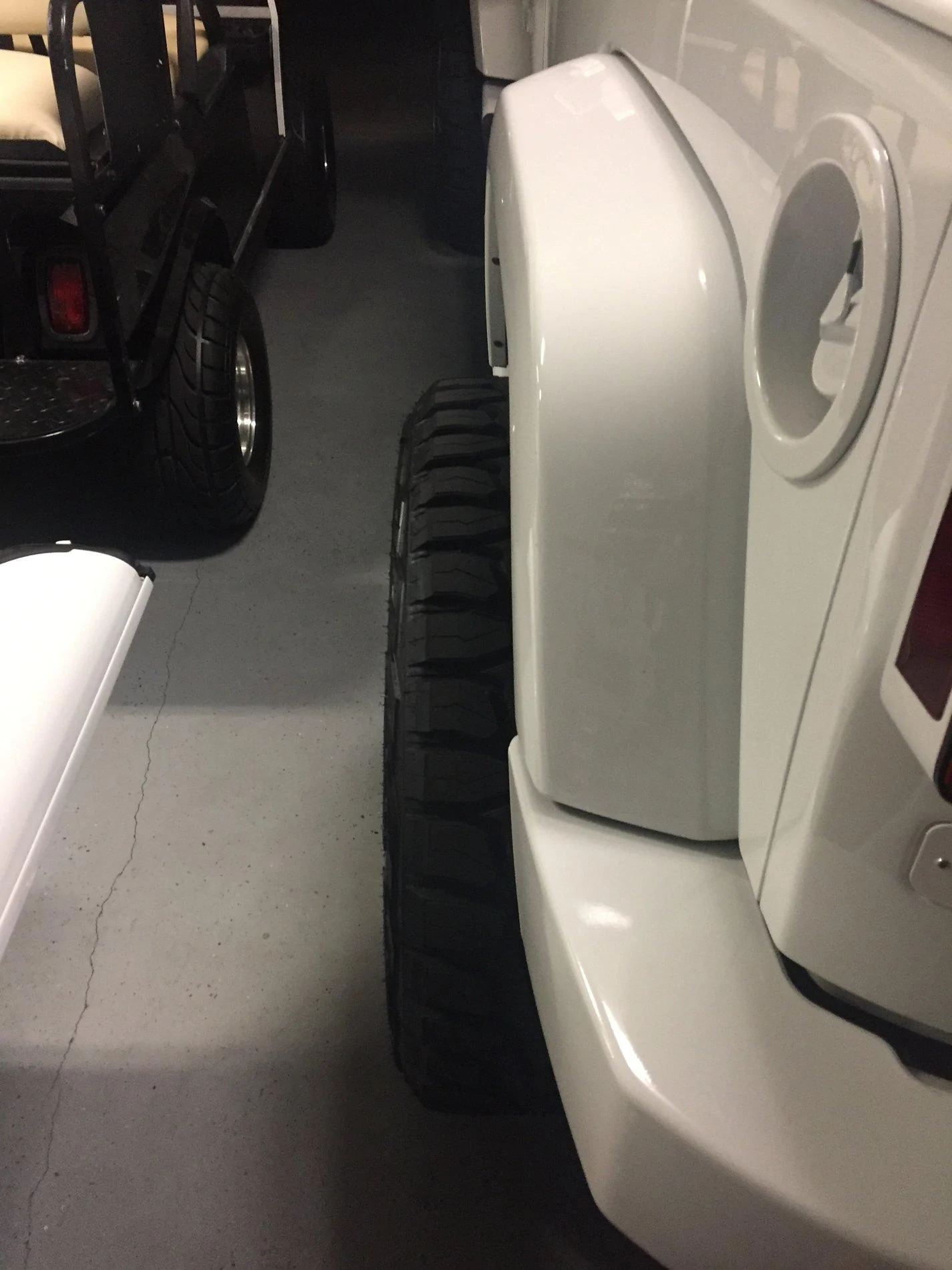Jeep Wrangler JL JLUR axle width? IMG_5168