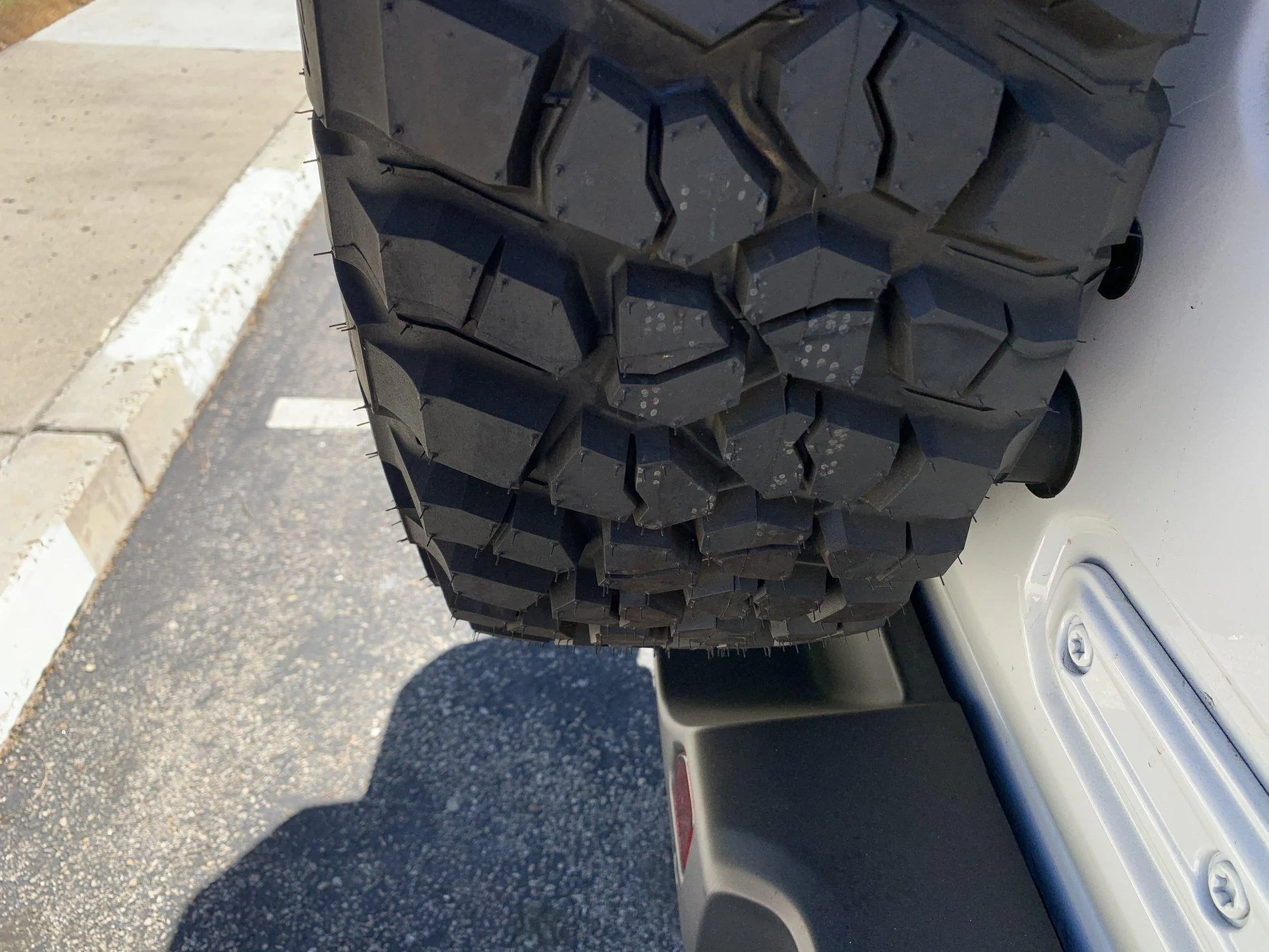 Jeep Wrangler JL BFG KO2 MT 7E4CB3D5-DFC7-4D54-B3B7-4AFE3D69C8ED