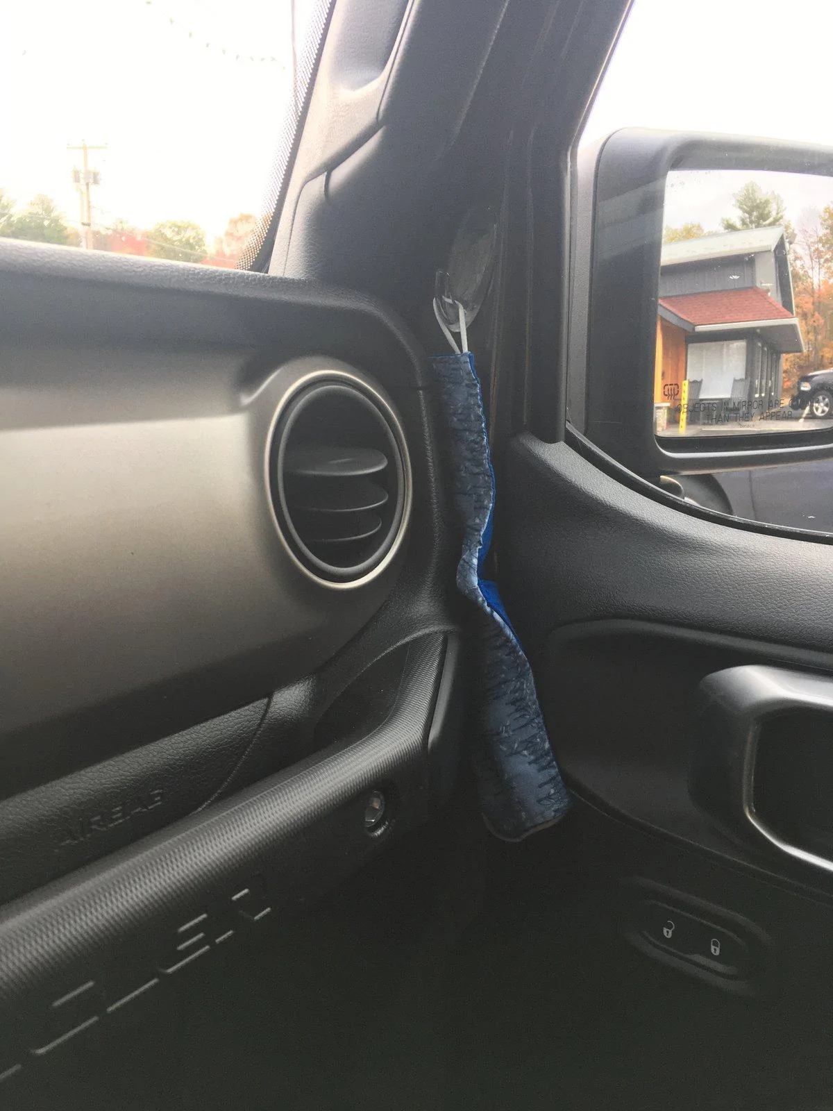Jeep Wrangler JL WuHu Flu mask hanger IMG_8151