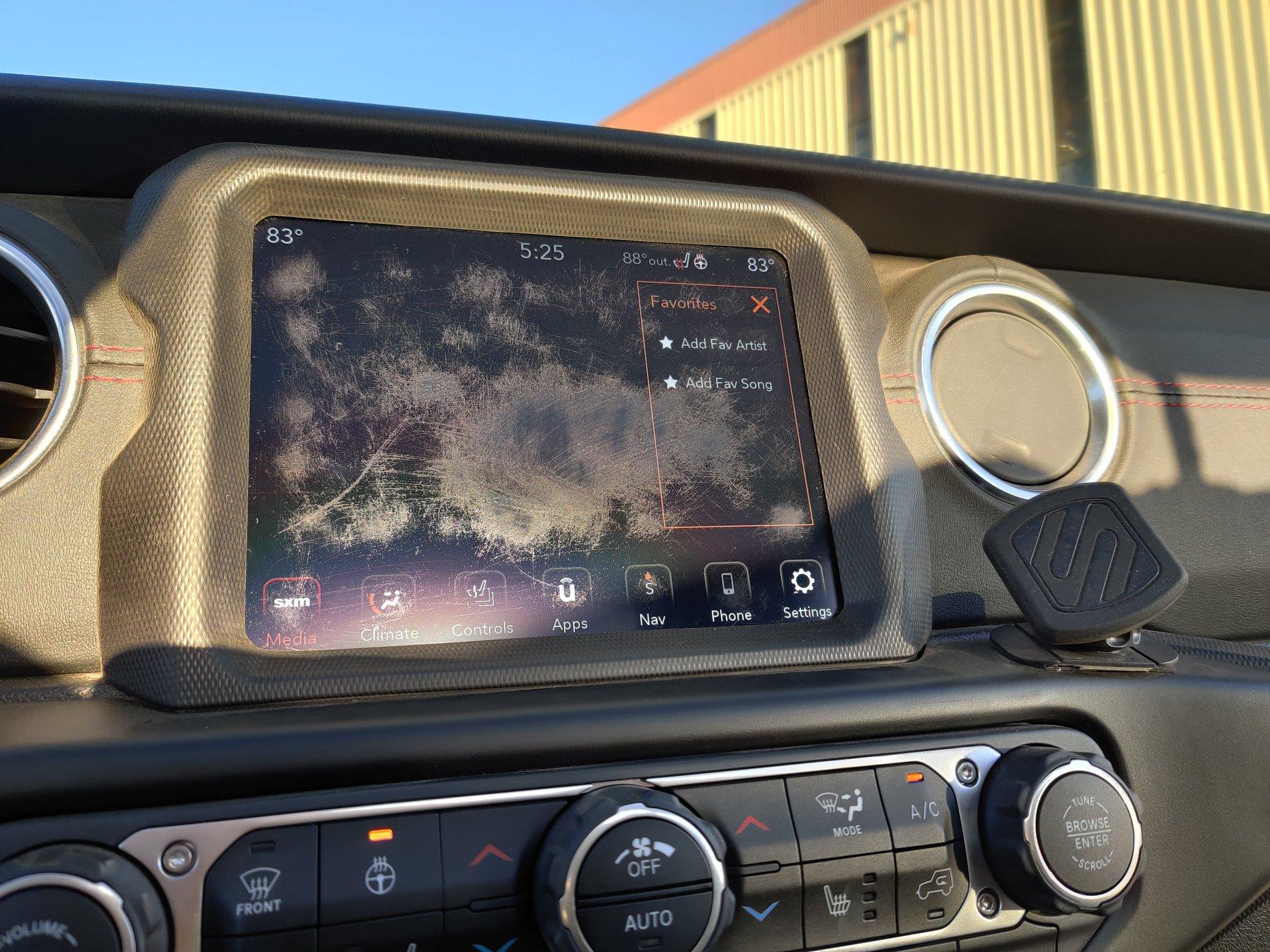 Jeep Wrangler JL 8.4" Touchscreen wear!!!! WTF? IMG_20201020_172523