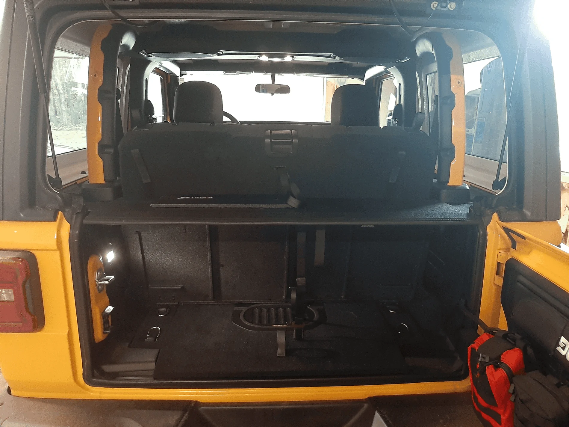Jeep Wrangler JL EZTrunk looks interesting 1603461748846