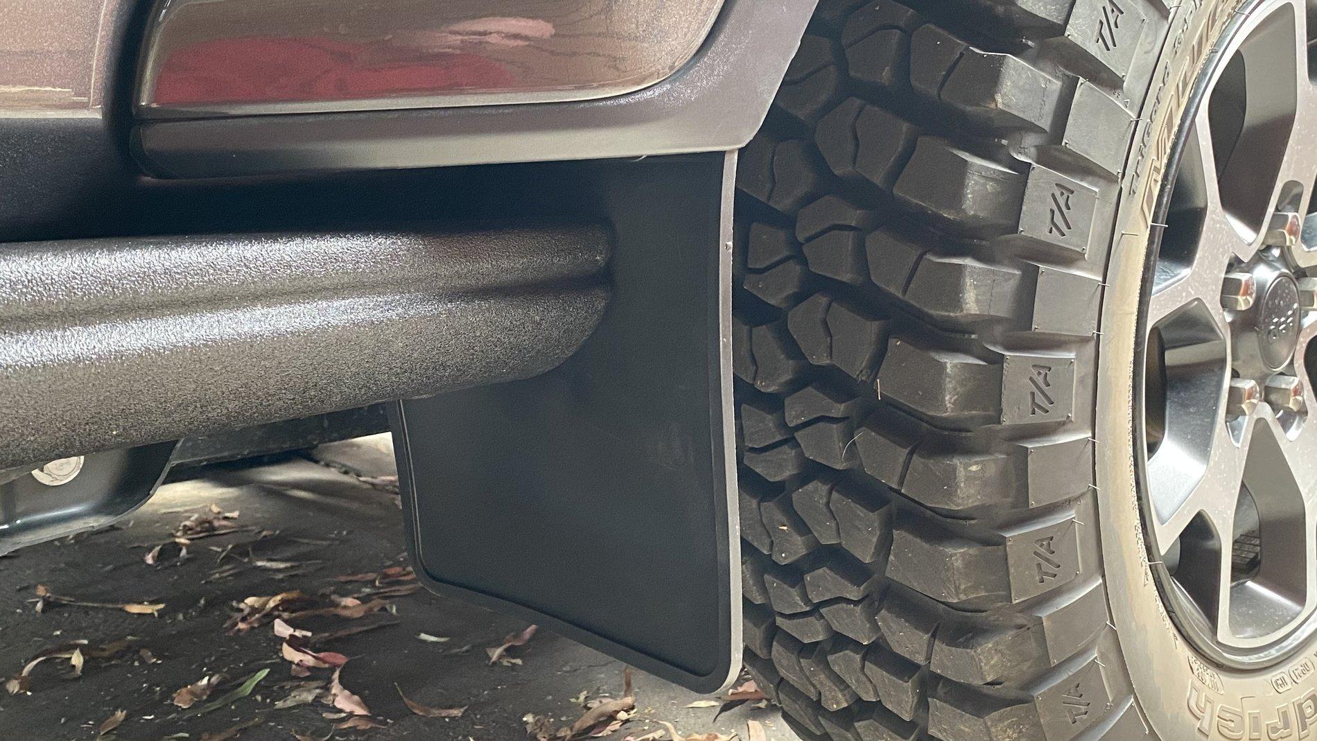 Jeep Wrangler JL Rubicon Mud Flaps 38240D90-F438-4AFF-AC72-BEE675D9D9DA