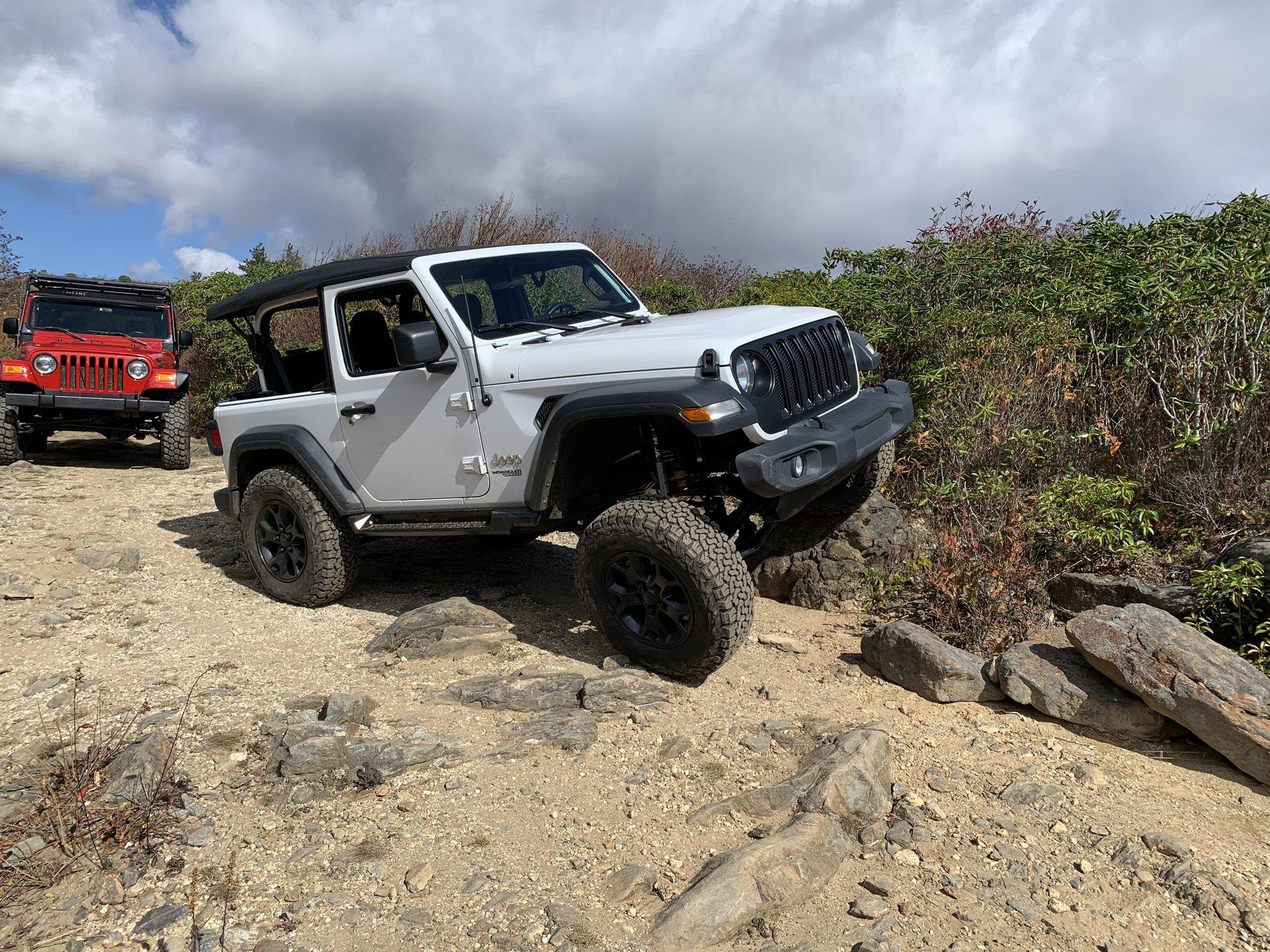 Jeep Wrangler JL "FLEX"/Articulation pictures? 3695B5F6-85AD-45E5-8310-921845277E2D