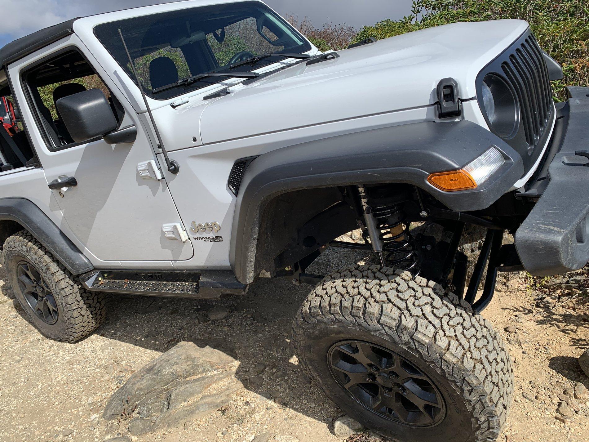 Jeep Wrangler JL "FLEX"/Articulation pictures? CA8A4827-569C-4A5C-947B-8BAC527A11F5