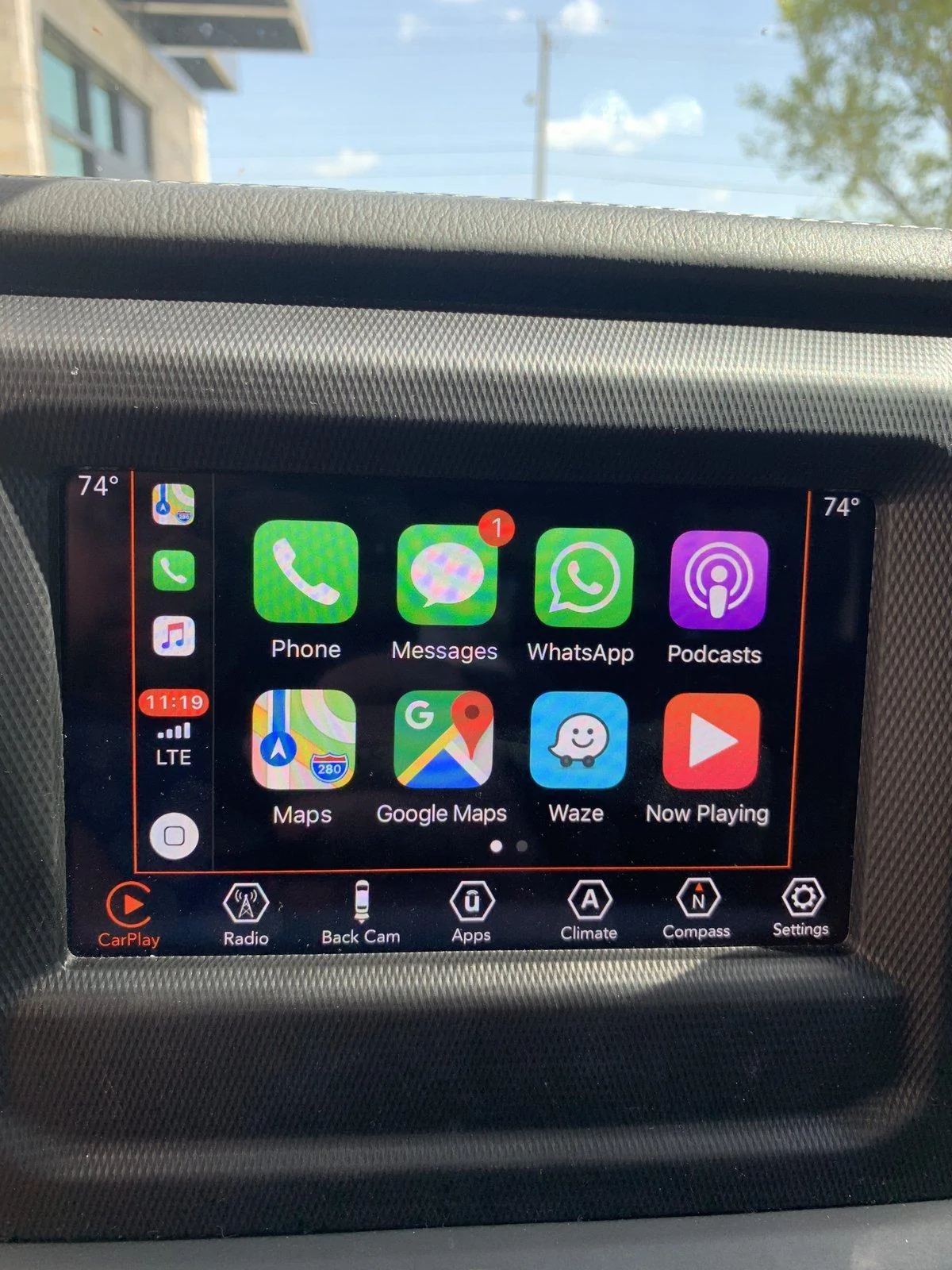 Jeep Wrangler JL Apple CarPlay Resizing jeep 7 inch carplay