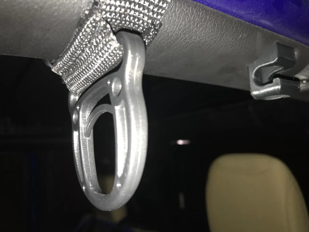 Jeep Wrangler JL Hanging your Dry Cleaning Hanger