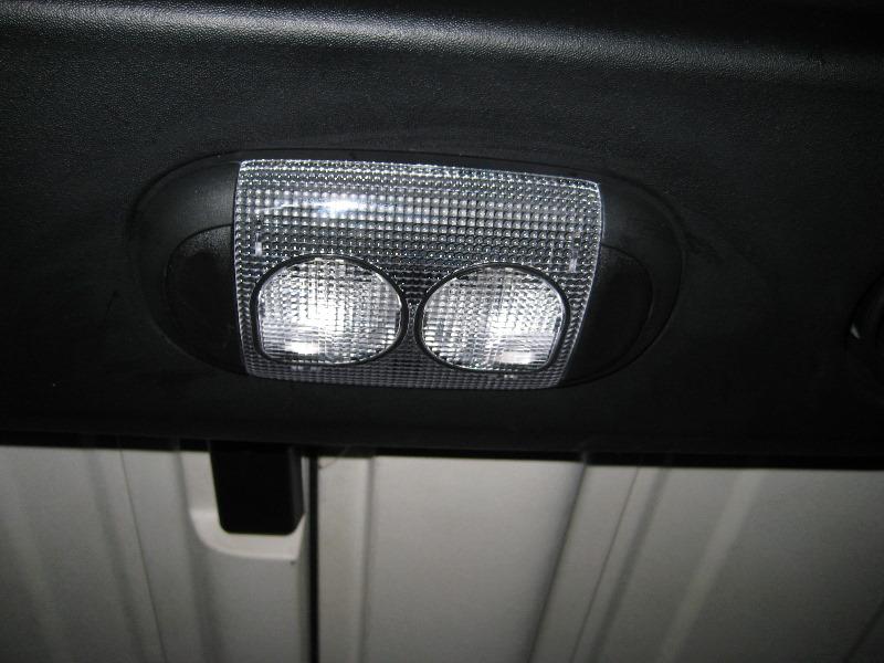Jeep Wrangler JL INTERIOR DOME LIGHT in 2018 JL Unlimited Jeep-Wrangler-Dome-Light-Bulbs-Replacement-Guide-001.JPG