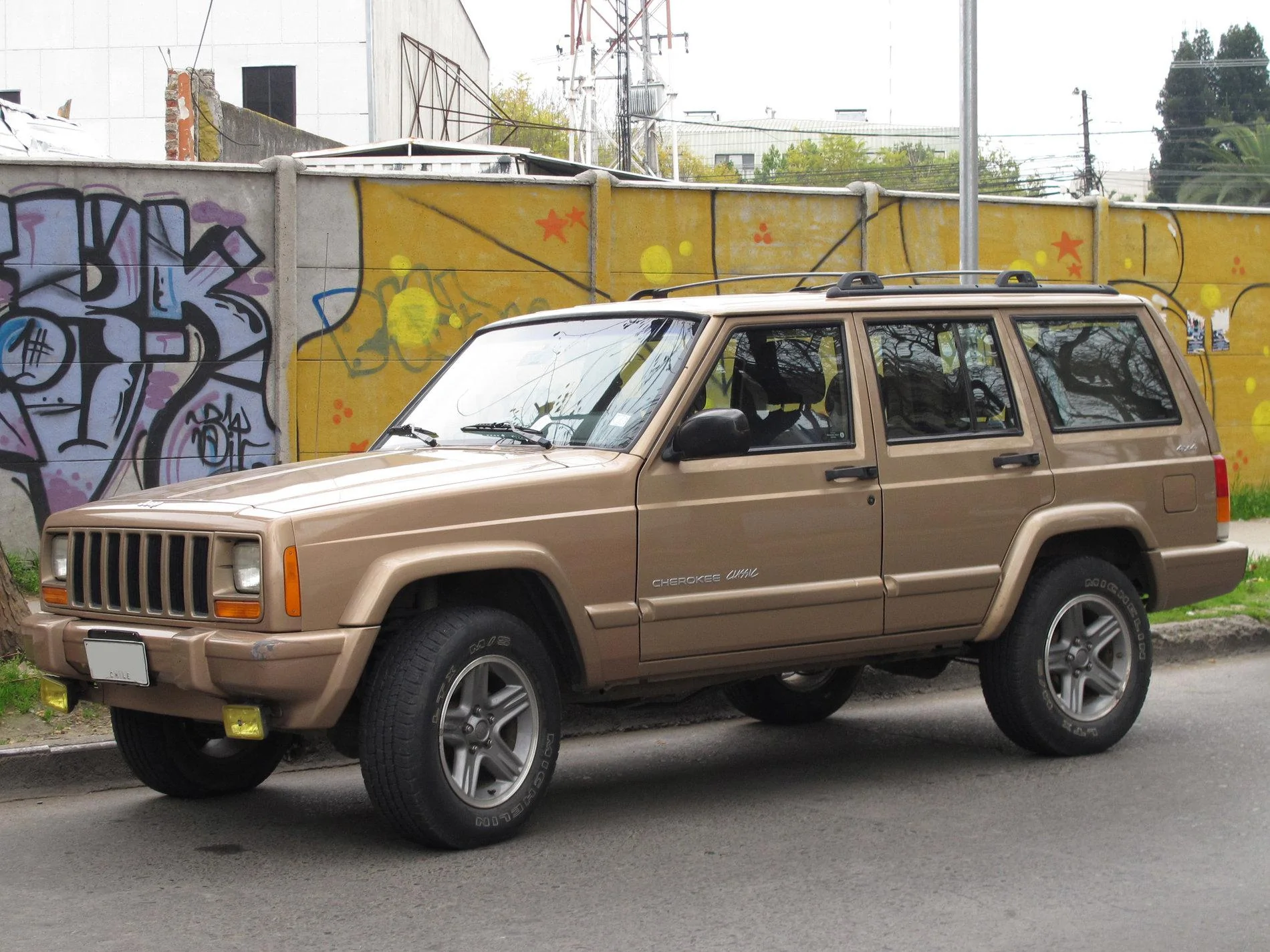 Jeep Wrangler JL Jeep humor waiting room ( ** NO POLITICS ** ) Jeep_Cherokee_4.0L_Classic_2000_(14924763010)