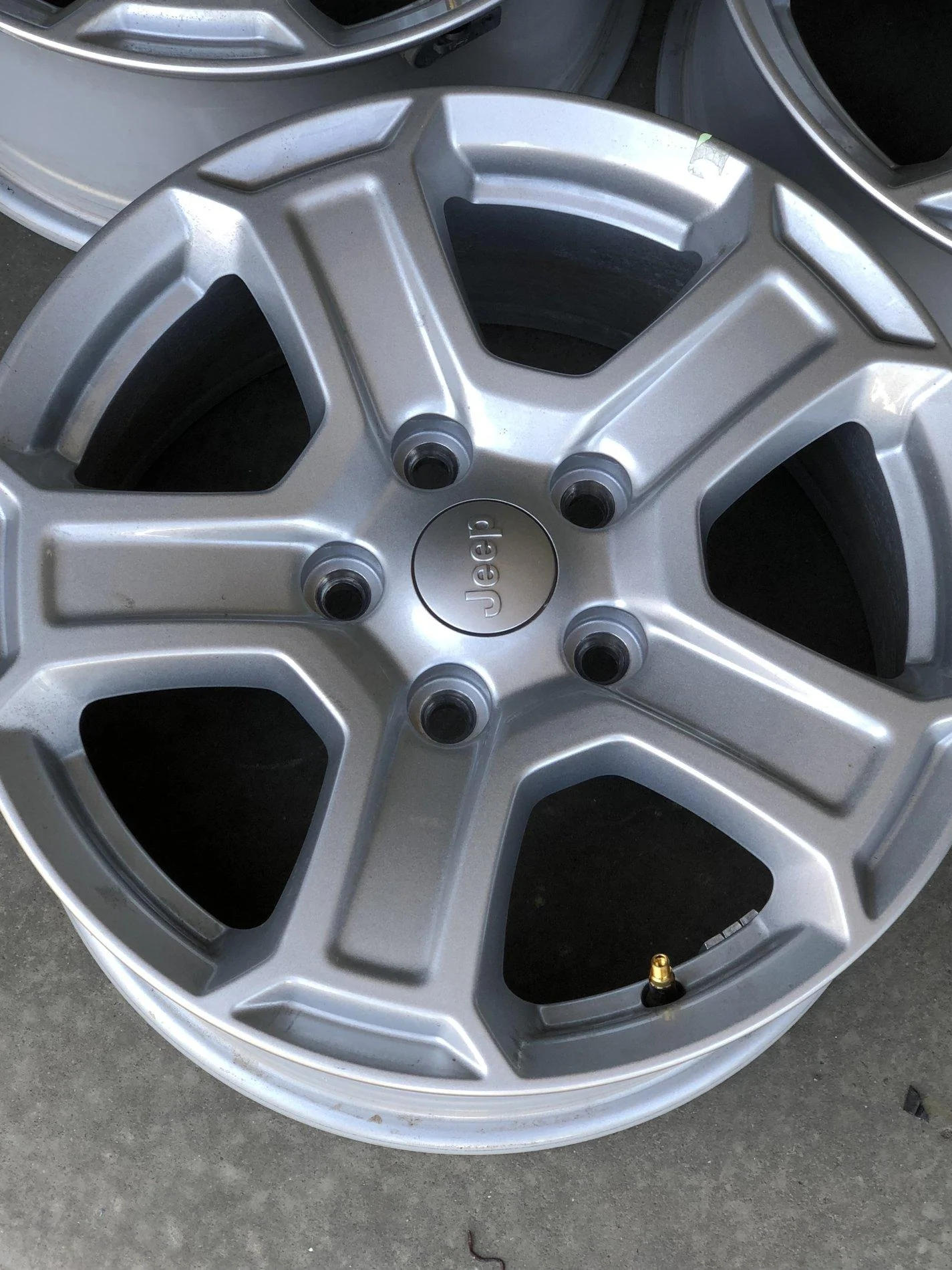 Jeep Wrangler JL Stock JL Wheels $250 4D5AB720-3F98-41FB-AD04-827D889DAF27