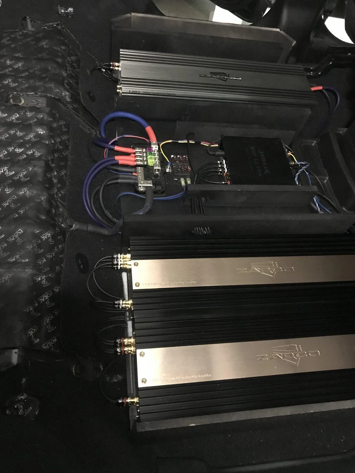 Jeep Wrangler JL Adding an Aftermarket Amp(s) IMG_2529
