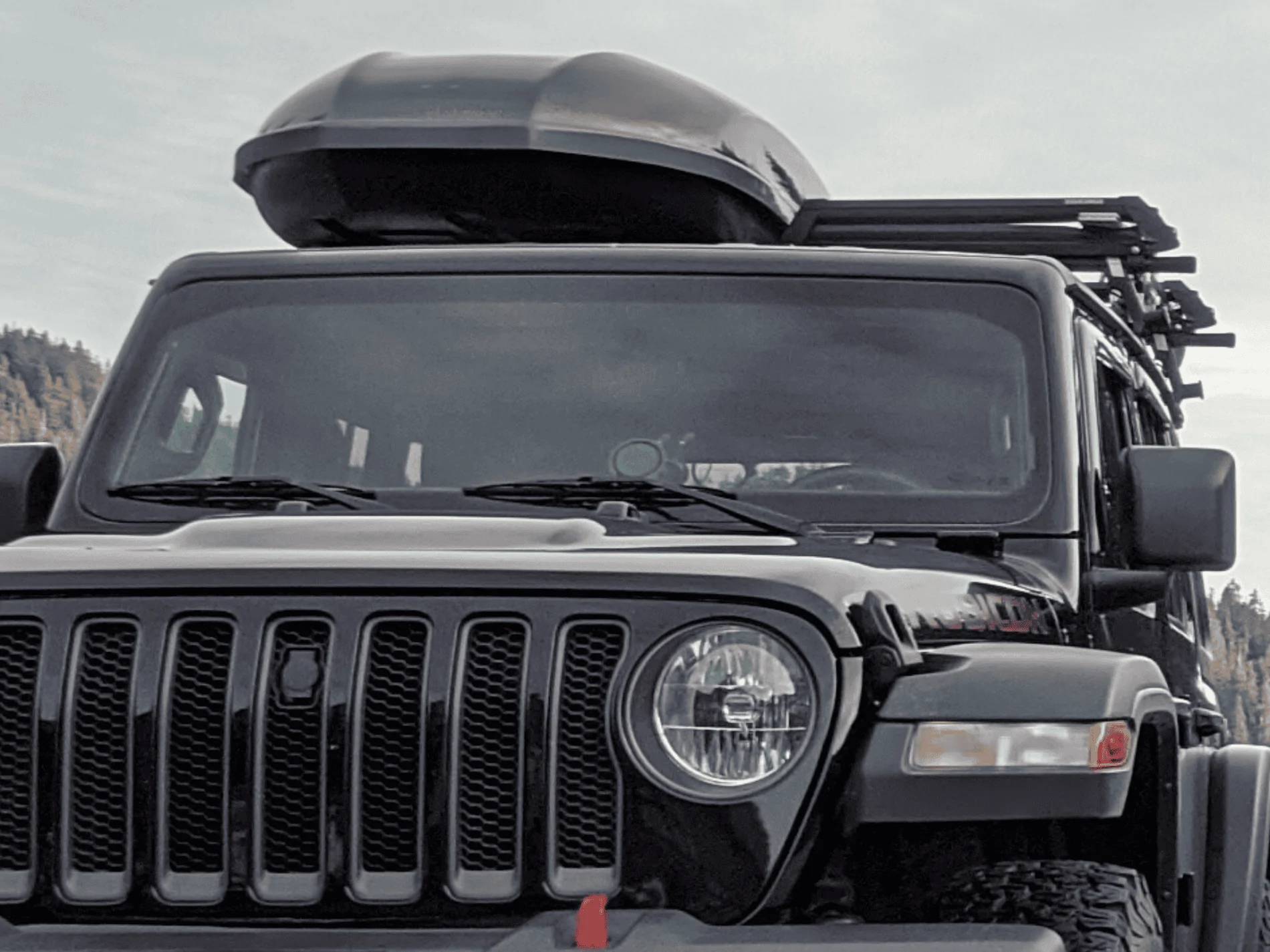 Jeep Wrangler JL Thule cargo box installed 823631A0-5FDB-4E6E-84DA-63D9C61F3164