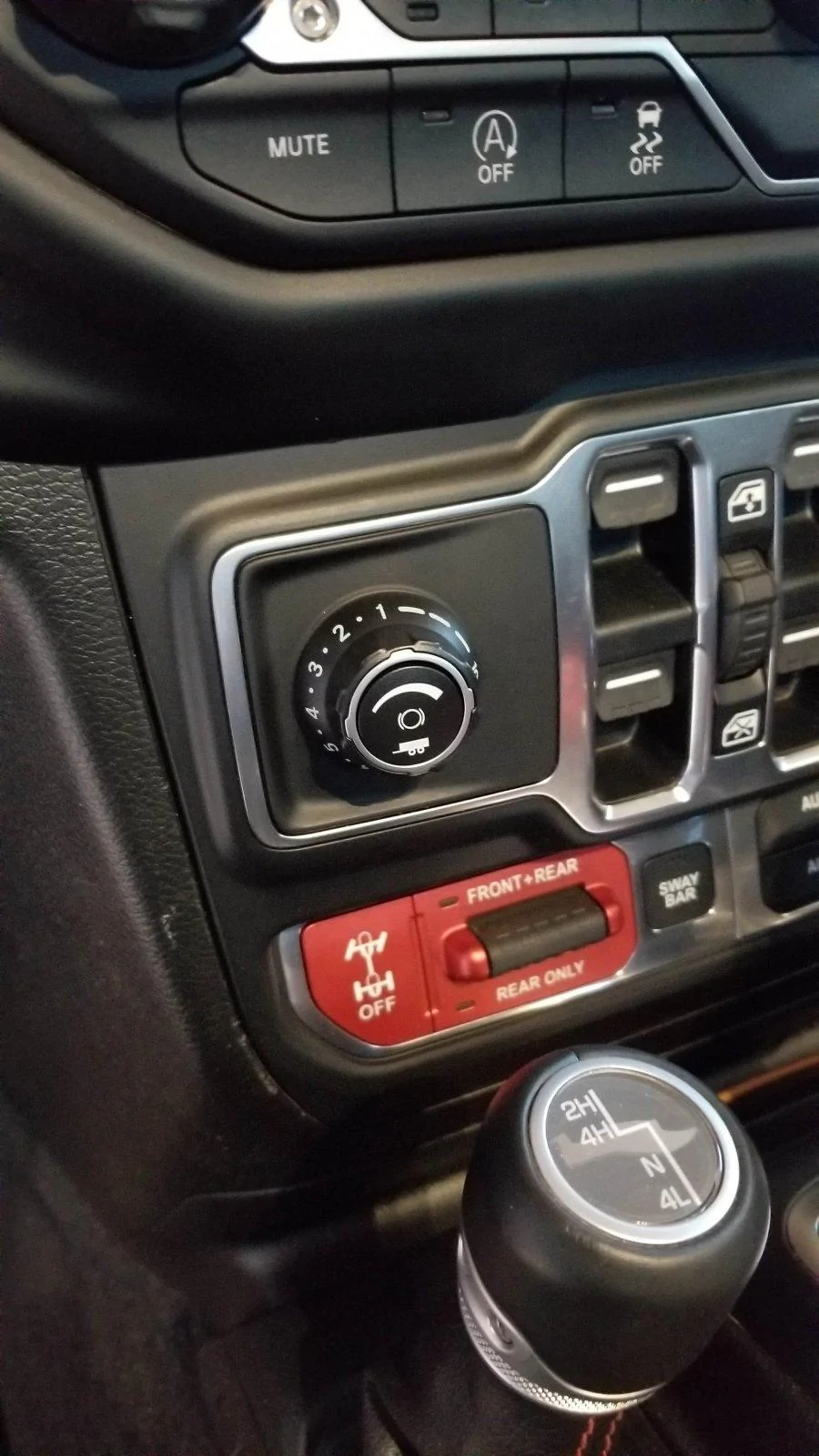 Jeep Wrangler JL Has anyone installed the Mopar Trailer Brake Controller? 20201114_085207