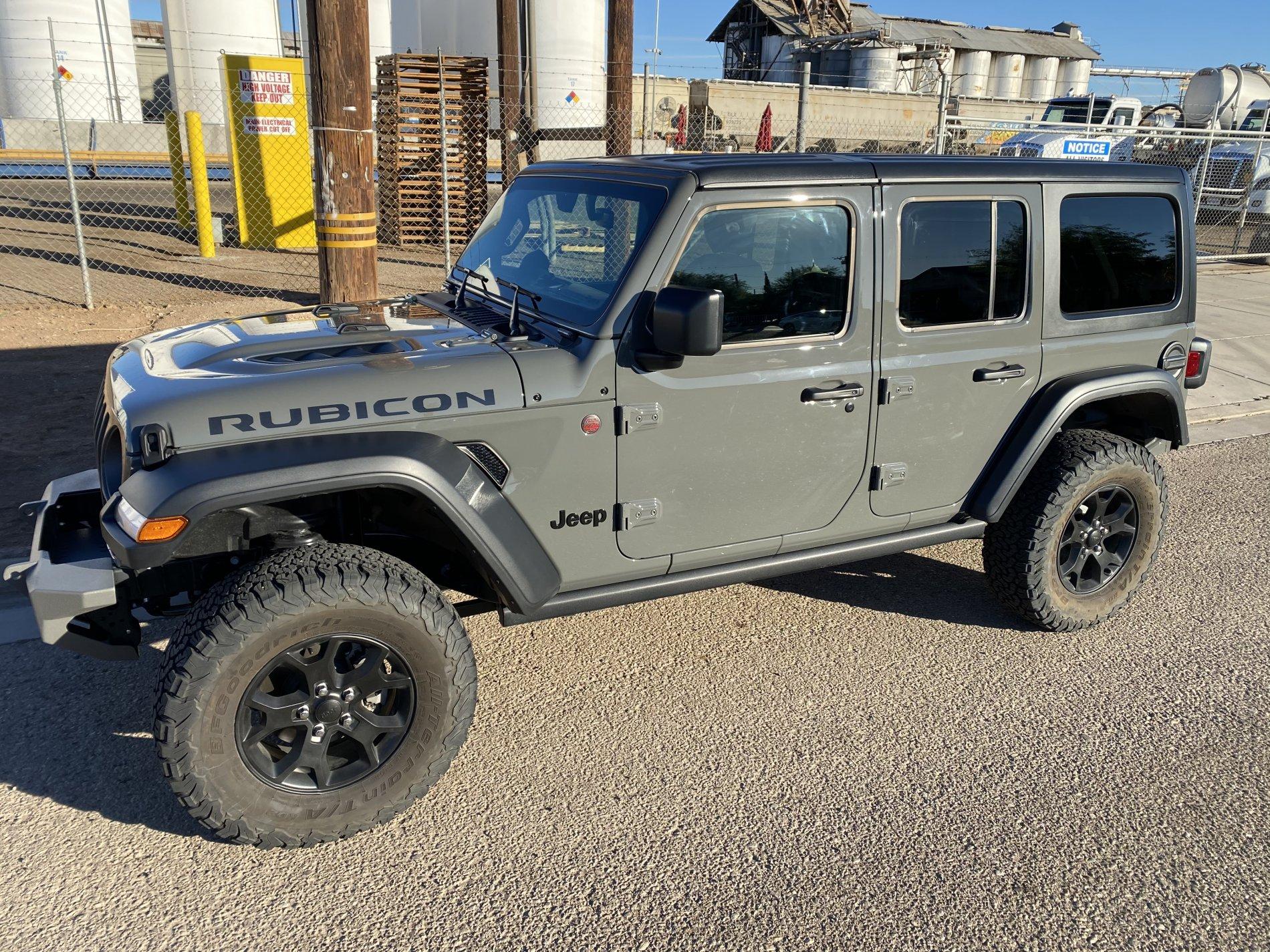 Jeep Wrangler JL Decals Or No Decals? 373A8734-D99C-4AAE-98E3-67872CA453D4