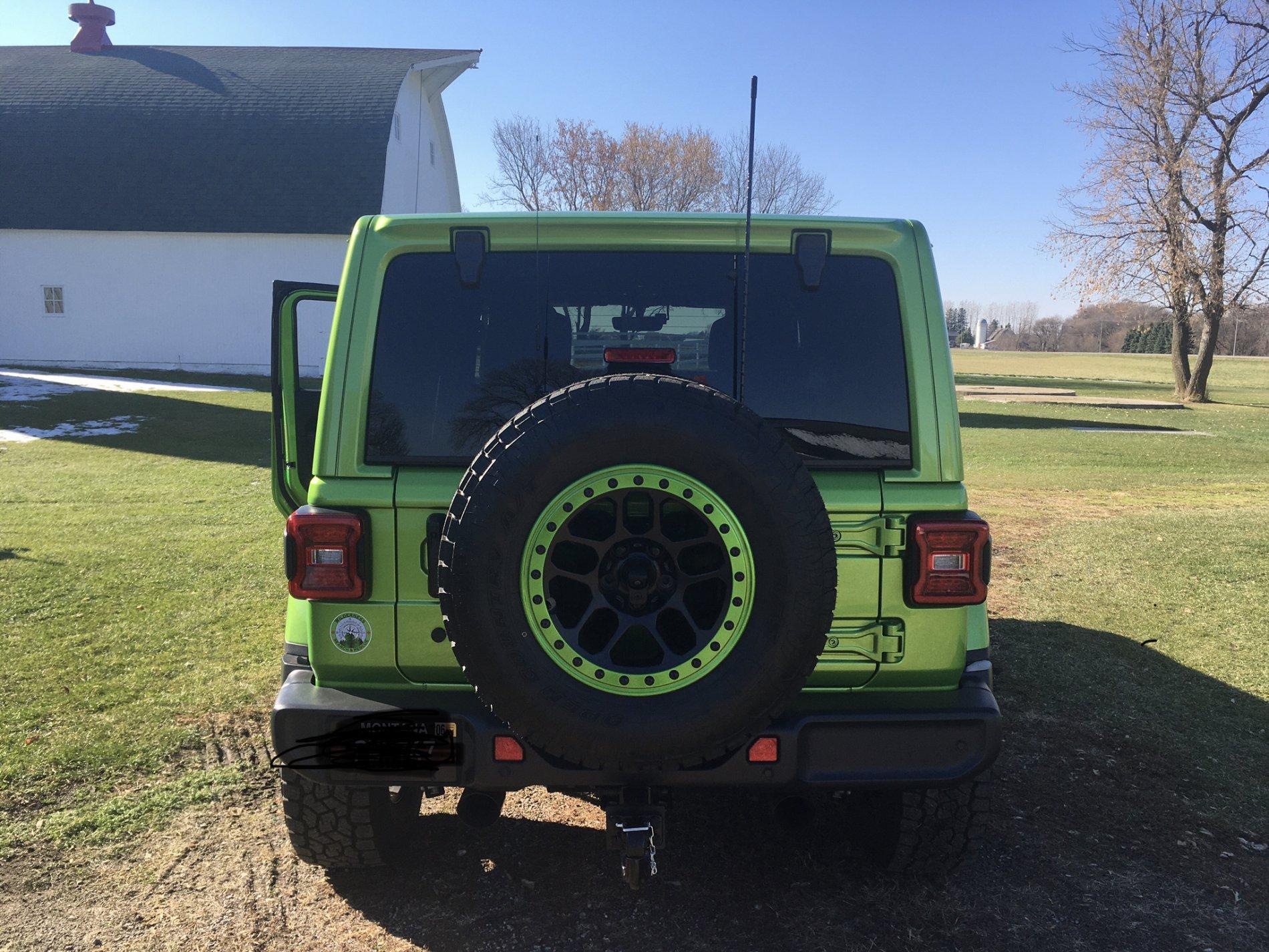 Jeep Wrangler JL GMRS antenna mounting CEA124FF-A491-448E-A20E-82BDDA00B40D