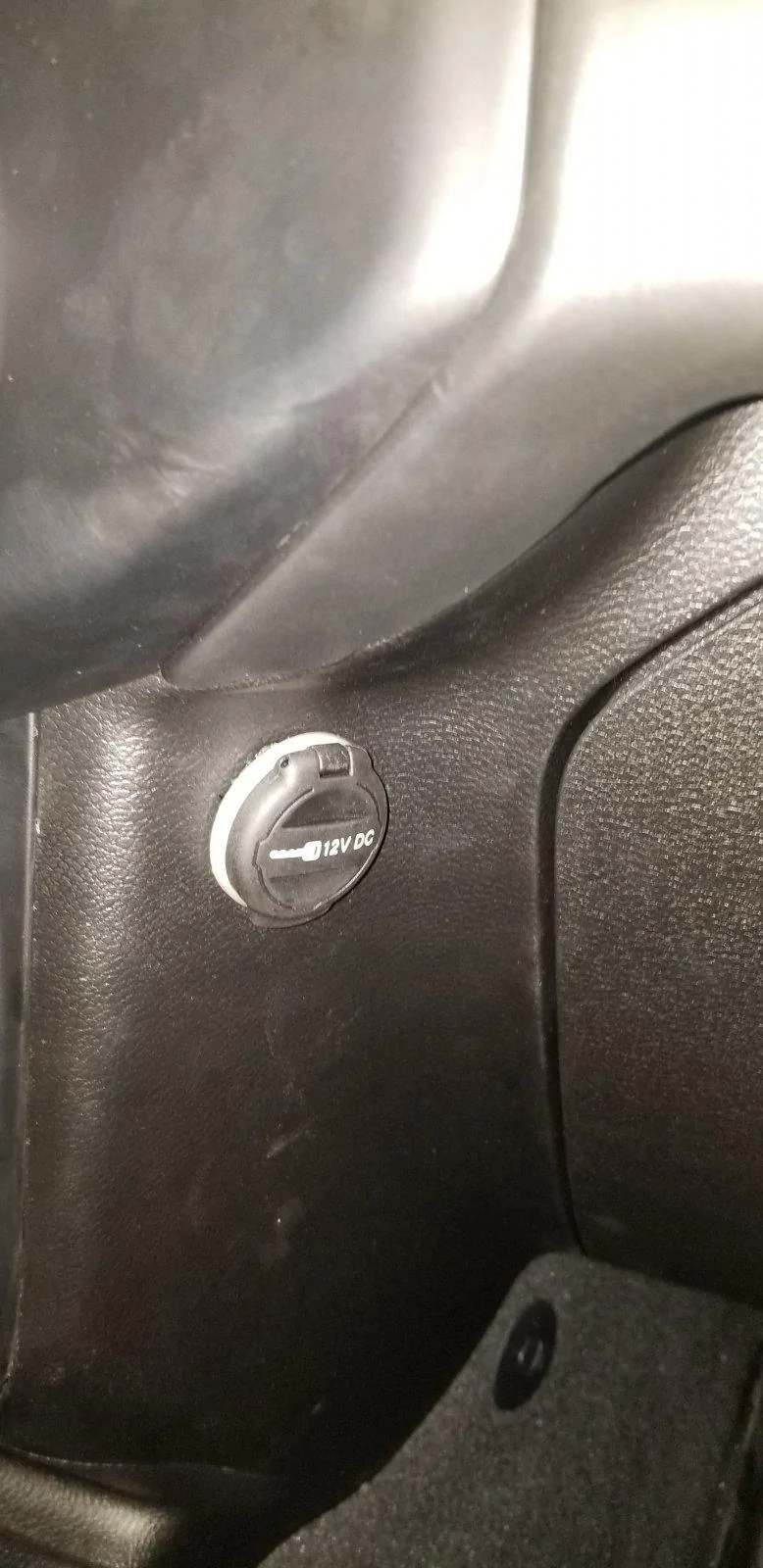 Jeep Wrangler JL Trailer brake controller location 20201124_170044
