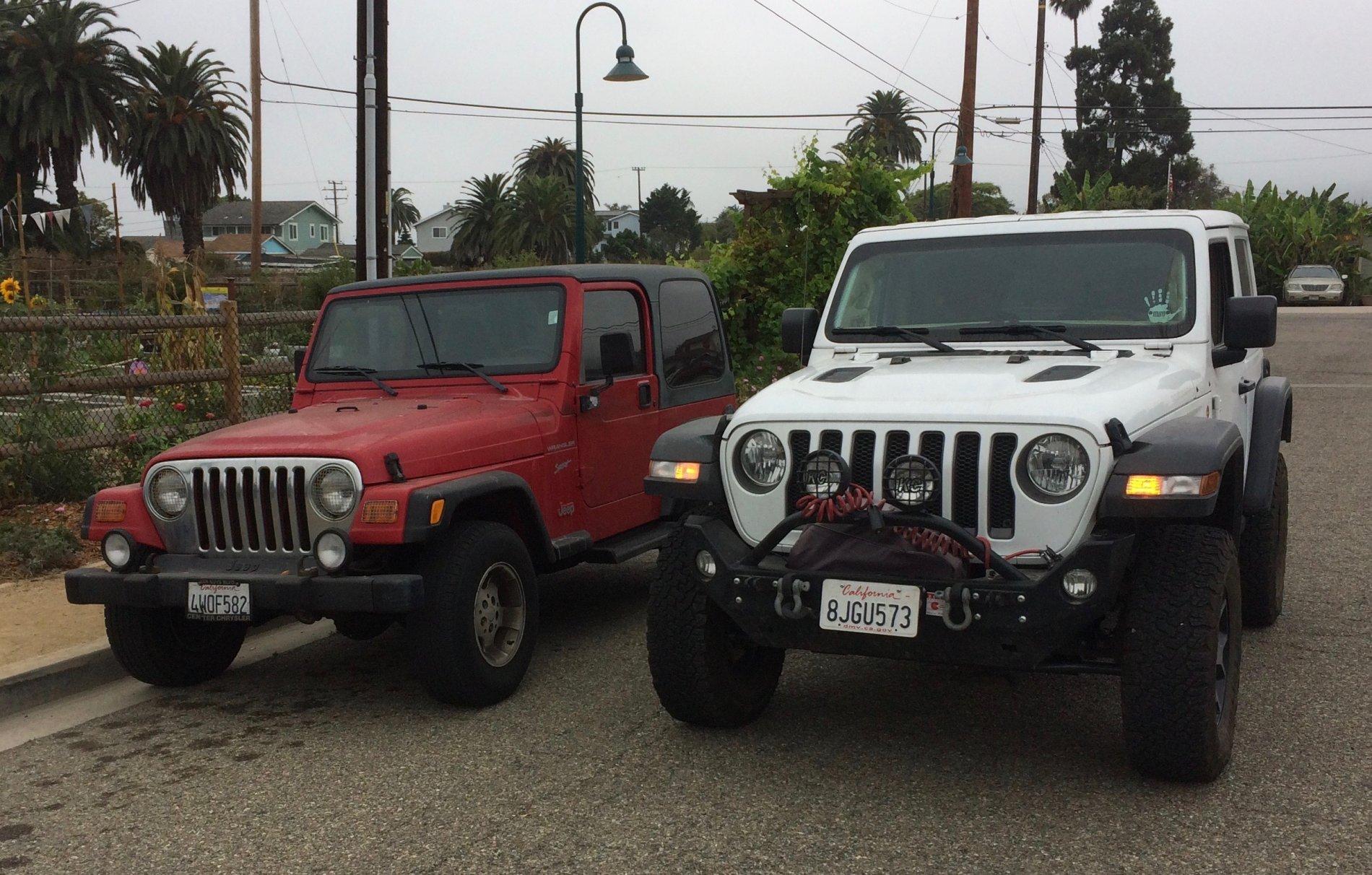 Jeep Wrangler JL Bronco vs Jeep Wrangler mega thread JL& TJ side by side