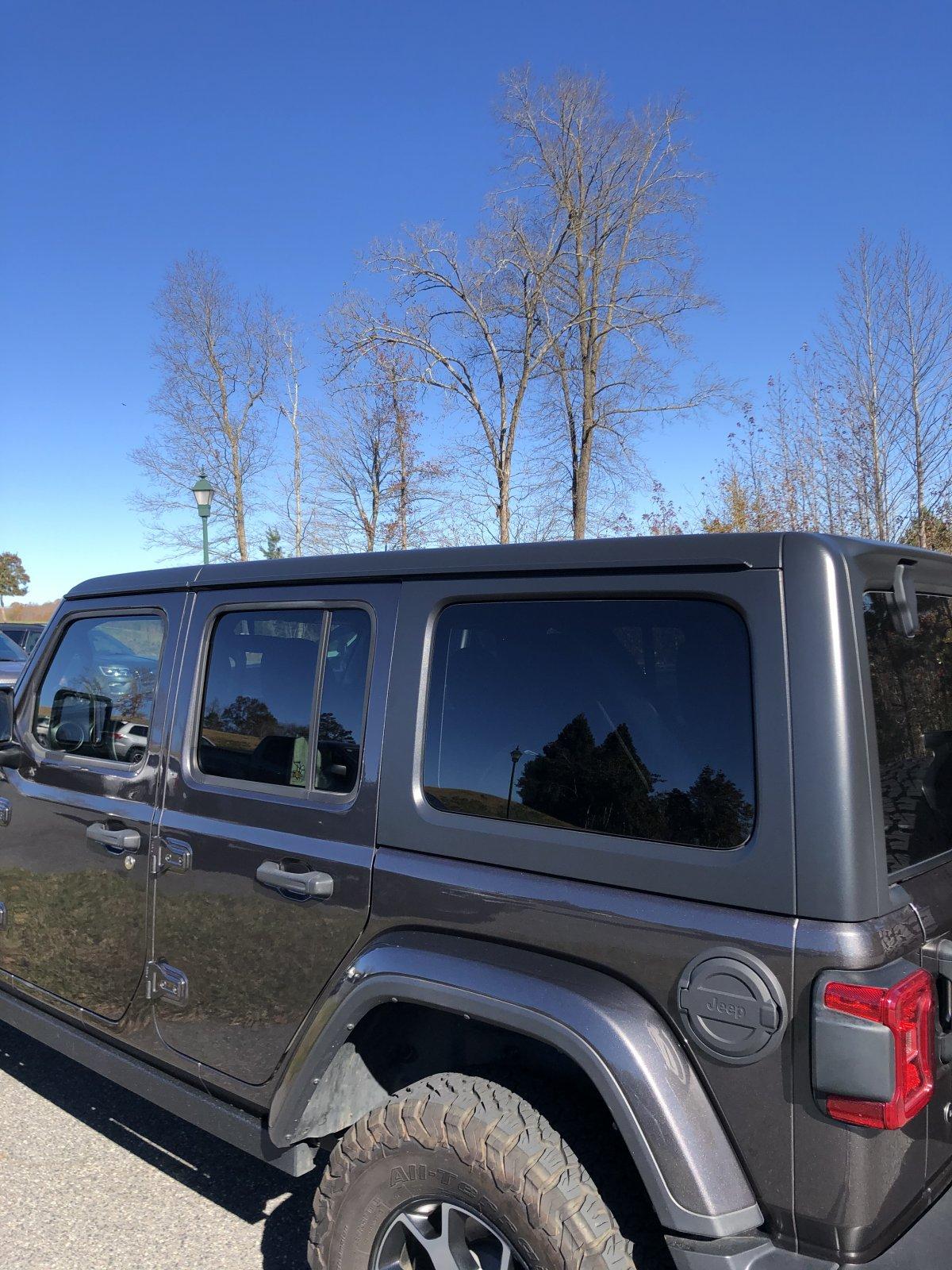 Jeep Wrangler JL JLU Textured Black Hardtop 9ED34D6B-A1CD-458D-8A75-A24EC6886E3B