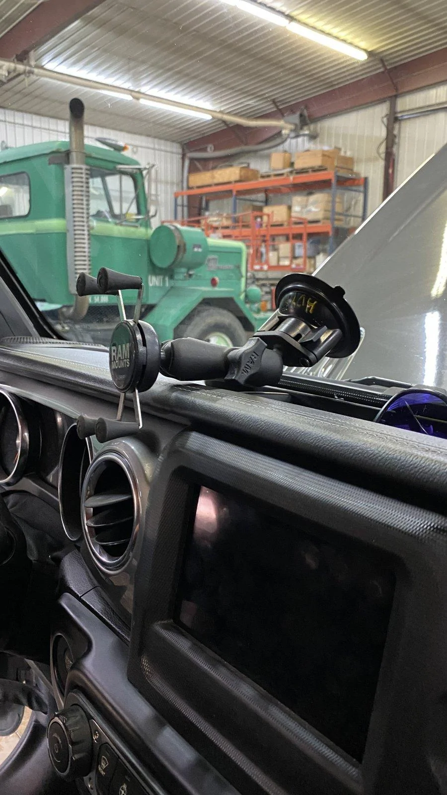 Jeep Wrangler JL Phone mount 255D747C-FBFC-4016-8800-45644F75FD4A