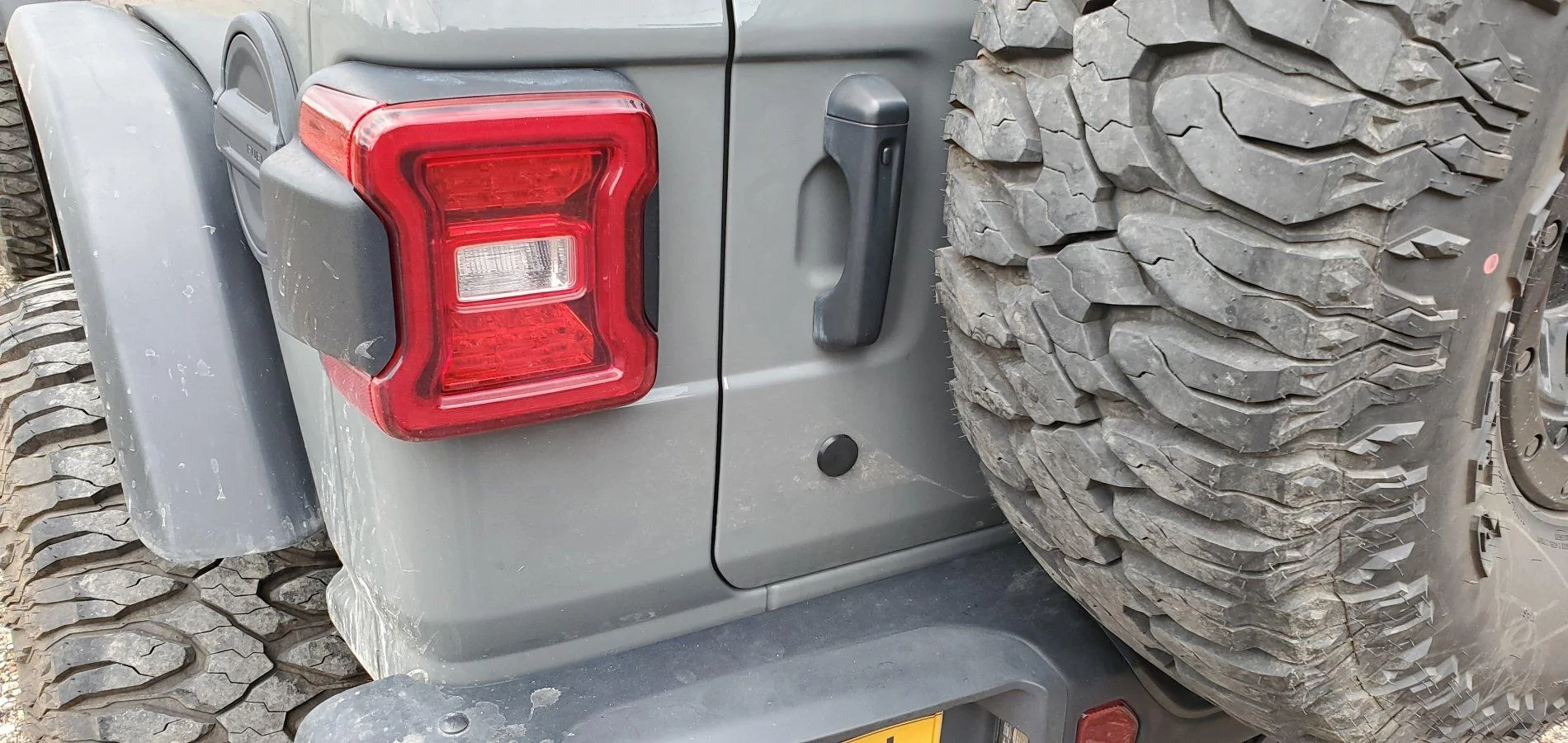 Jeep Wrangler JL Phone mount 1598706346279