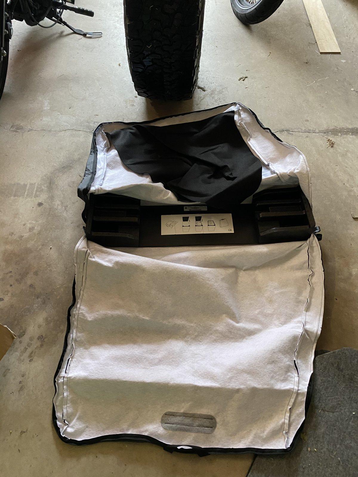 Jeep Wrangler JL OEM freedom panel storage bag ECD1621E-7905-47B9-B036-05BAF2DF6C77