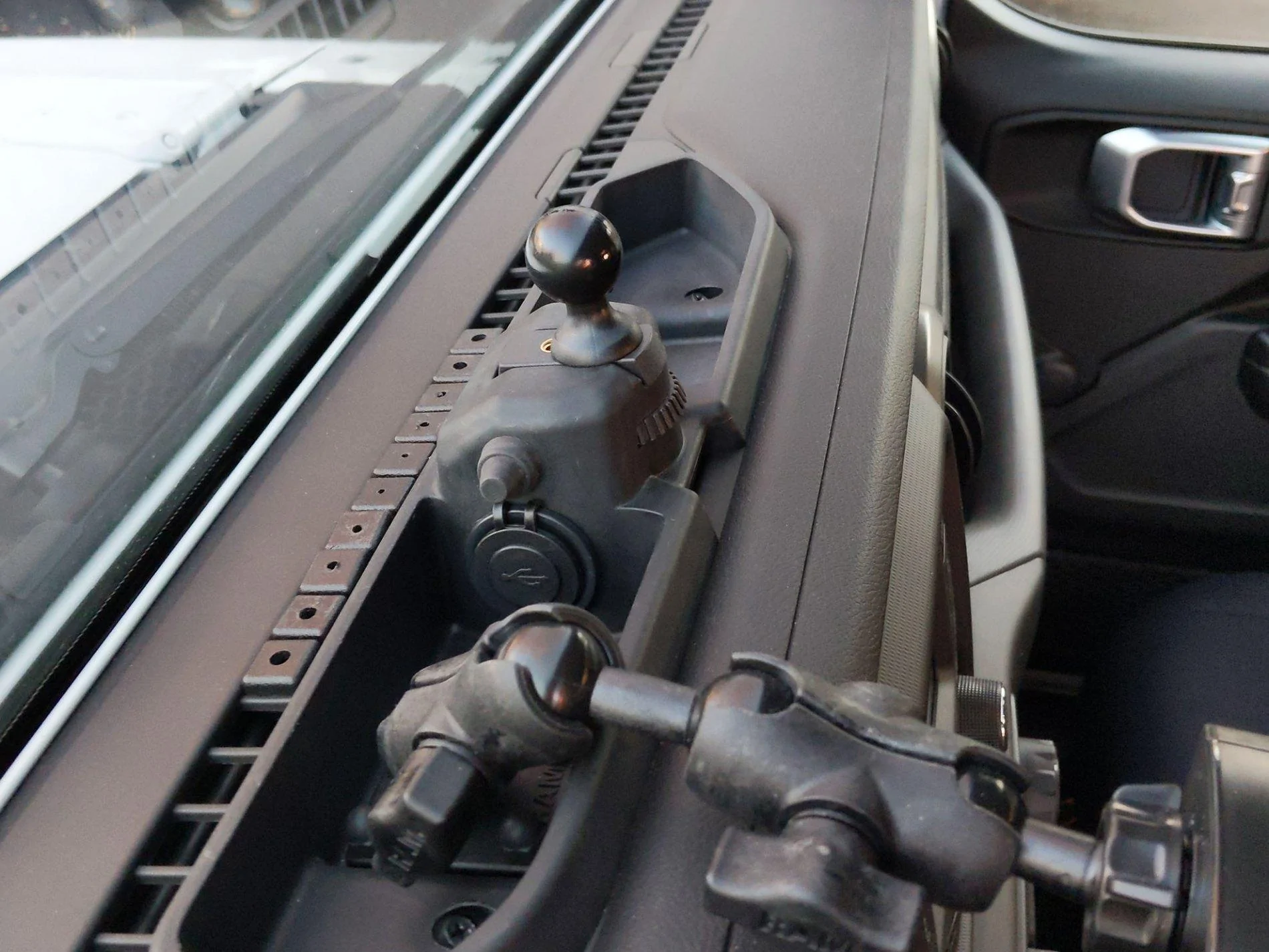 Jeep Wrangler JL Question regarding the Windsheld defrost defroster 1