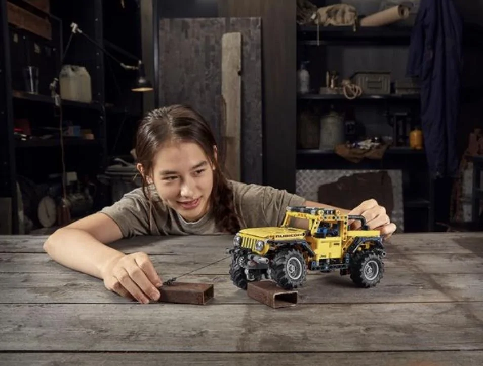 Jeep Wrangler JL Official Lego Technic Jeep Wrangler Rubicon Model Lego Jeep Wrangler Rubicon Screen Shot 2020-12-03 at 6.23.18 AM