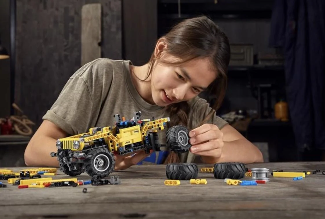 Jeep Wrangler JL Official Lego Technic Jeep Wrangler Rubicon Model Lego Jeep Wrangler Rubicon Screen Shot 2020-12-03 at 6.23.09 AM