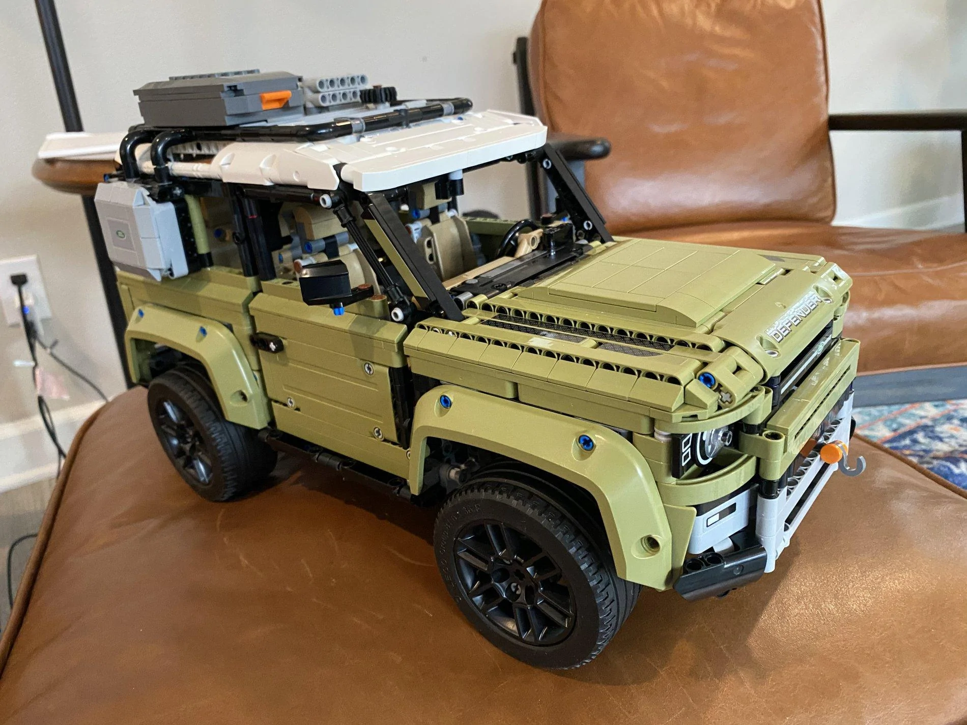 Jeep Wrangler JL Official Lego Technic Jeep Wrangler Rubicon Model IMG_2613