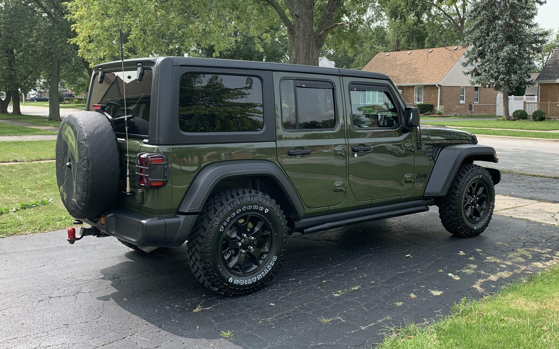 Jeep Wrangler JL Sarge Green Willy’s A0027208-0803-4D2E-8E08-0A586211A7AA