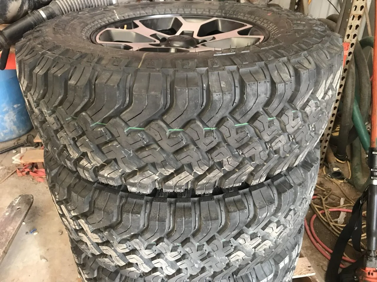Jeep Wrangler JL 2021 Rubicon take offs     $1200 Rubicon tires
