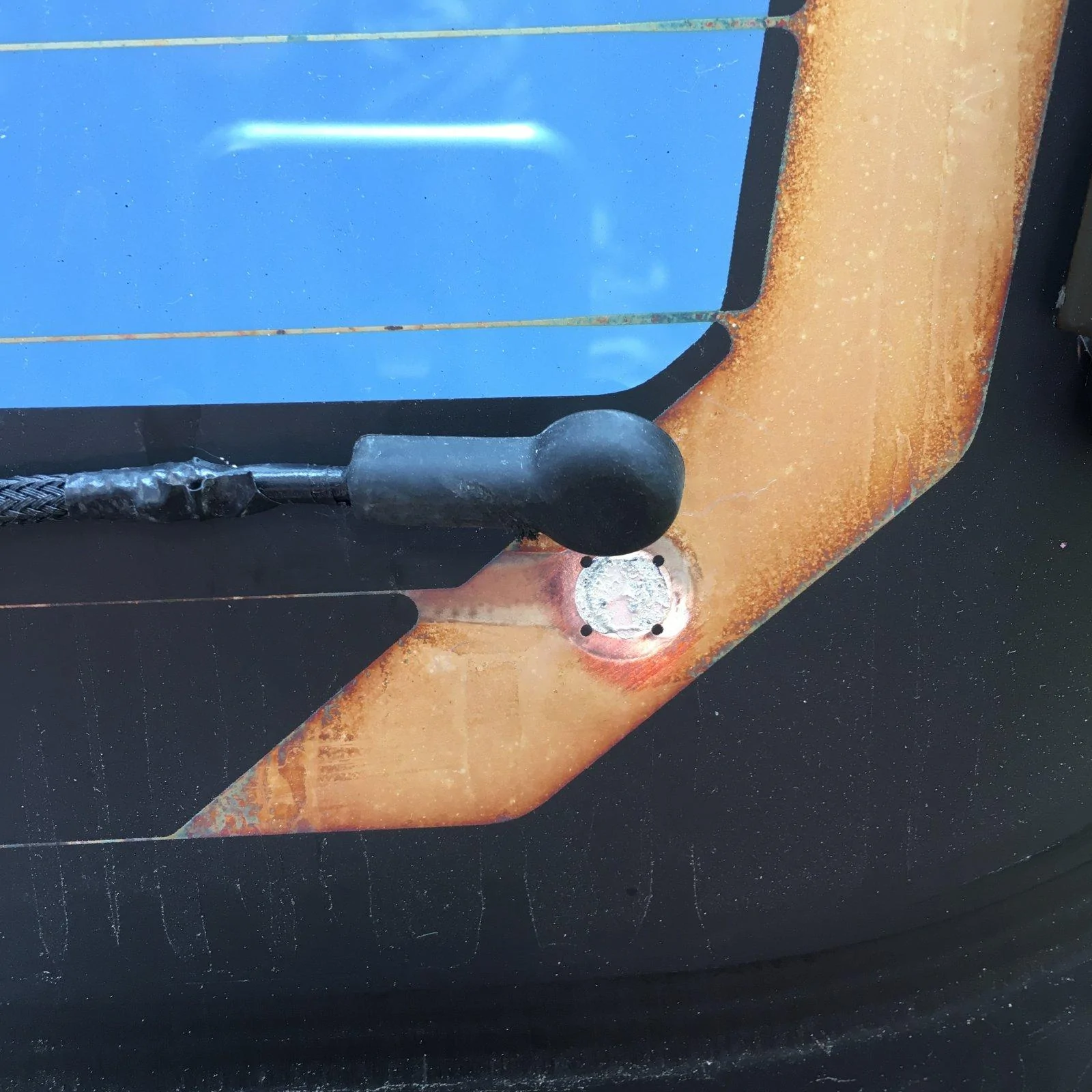 Jeep Wrangler JL Another Failed Rear Defroster...Different Solution? IMG_3335
