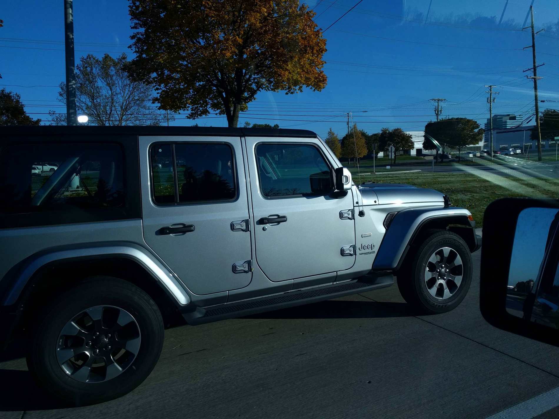 Jeep Wrangler JL Sahara Overland Model Spotted jPNrVeK