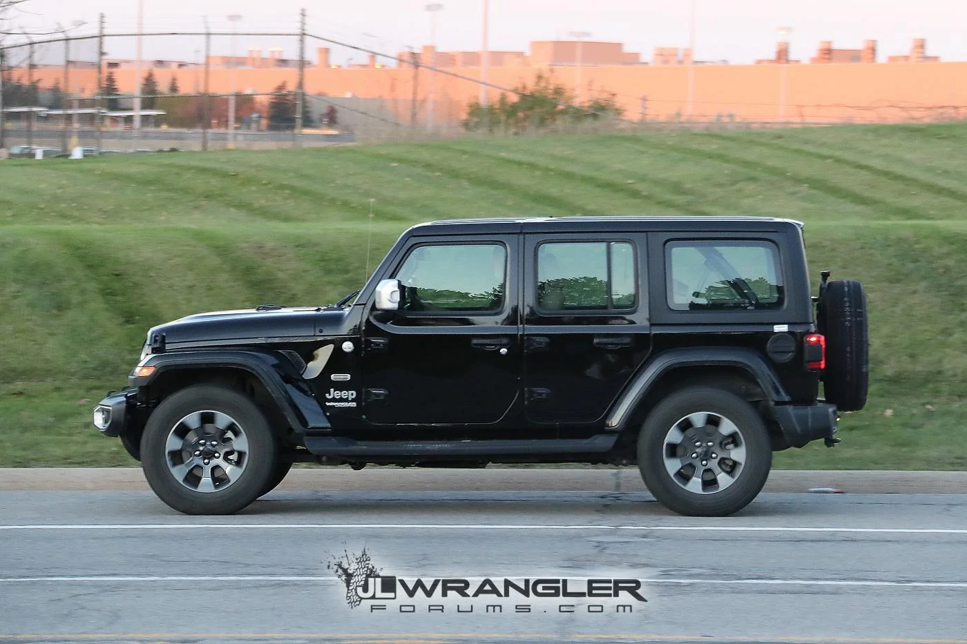 Jeep Wrangler JL Rubicon, Sahara, Sport and Overland JL Wranglers Spotted in Multiple Colors Overland_Unlimited_004