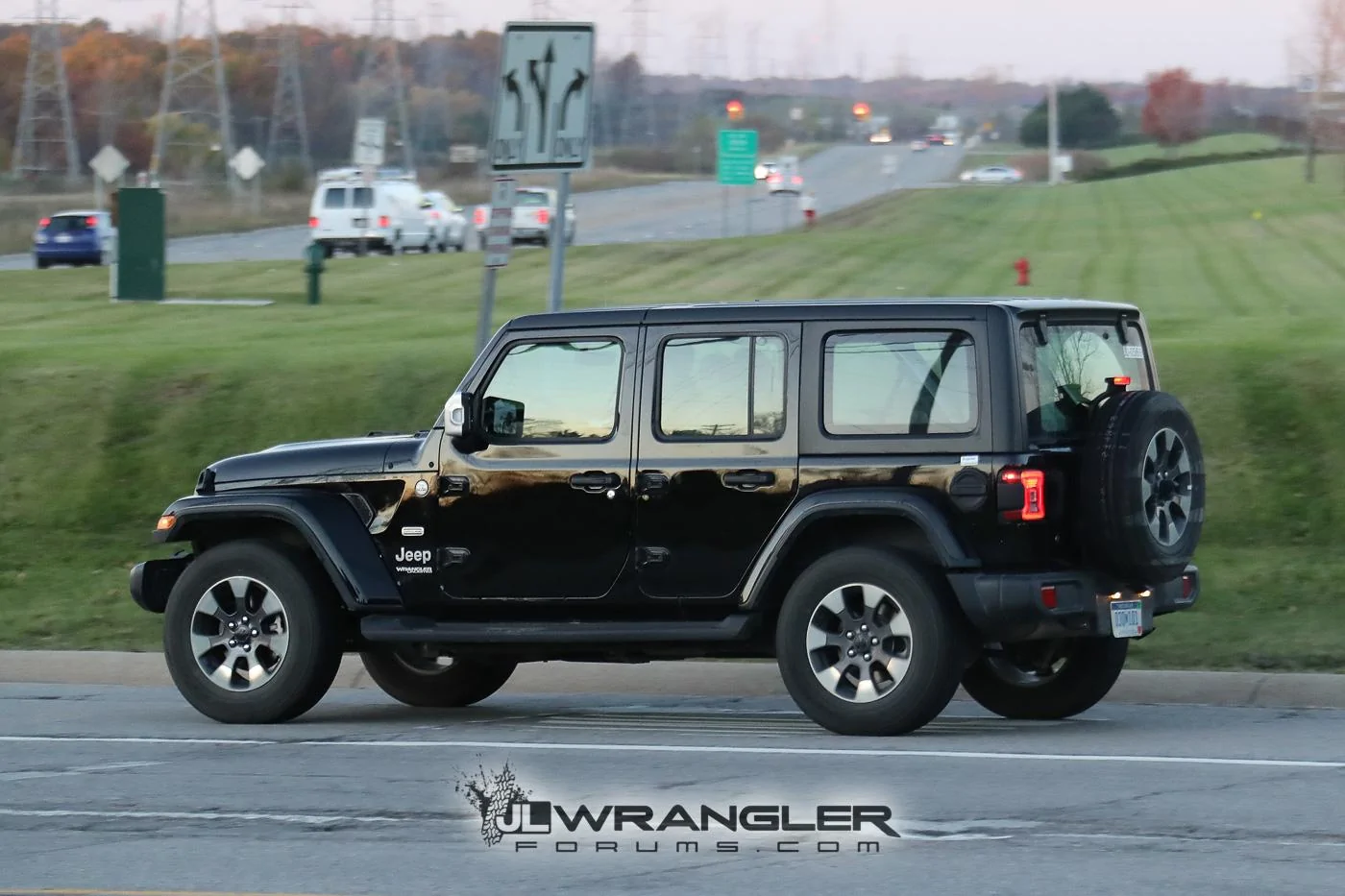 Jeep Wrangler JL Rubicon, Sahara, Sport and Overland JL Wranglers Spotted in Multiple Colors Overland_Unlimited_005