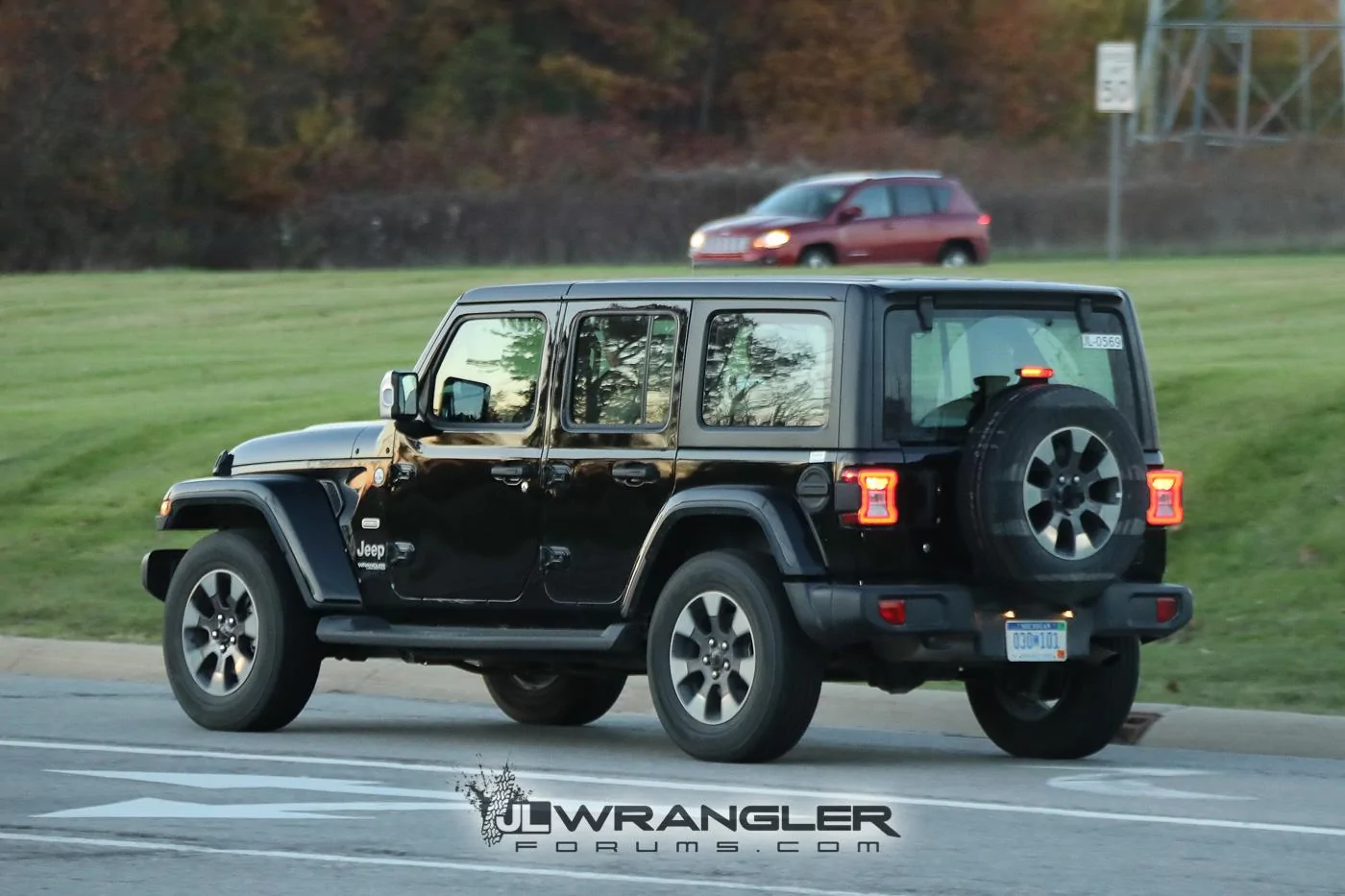 Jeep Wrangler JL Rubicon, Sahara, Sport and Overland JL Wranglers Spotted in Multiple Colors Overland_Unlimited_006
