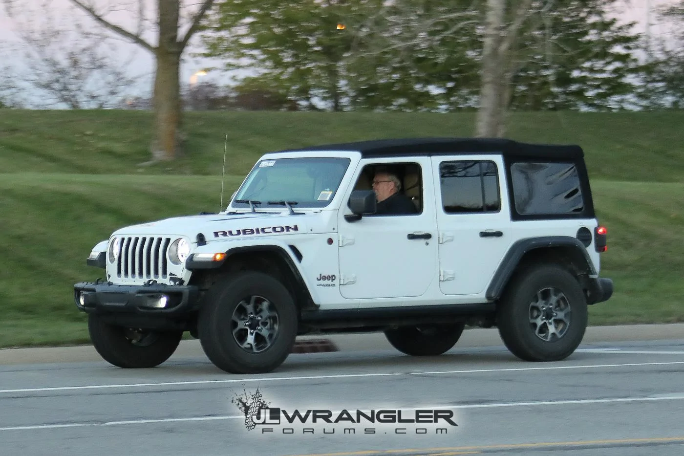Jeep Wrangler JL Rubicon, Sahara, Sport and Overland JL Wranglers Spotted in Multiple Colors Rubicon_Unlimited_Softtop_003